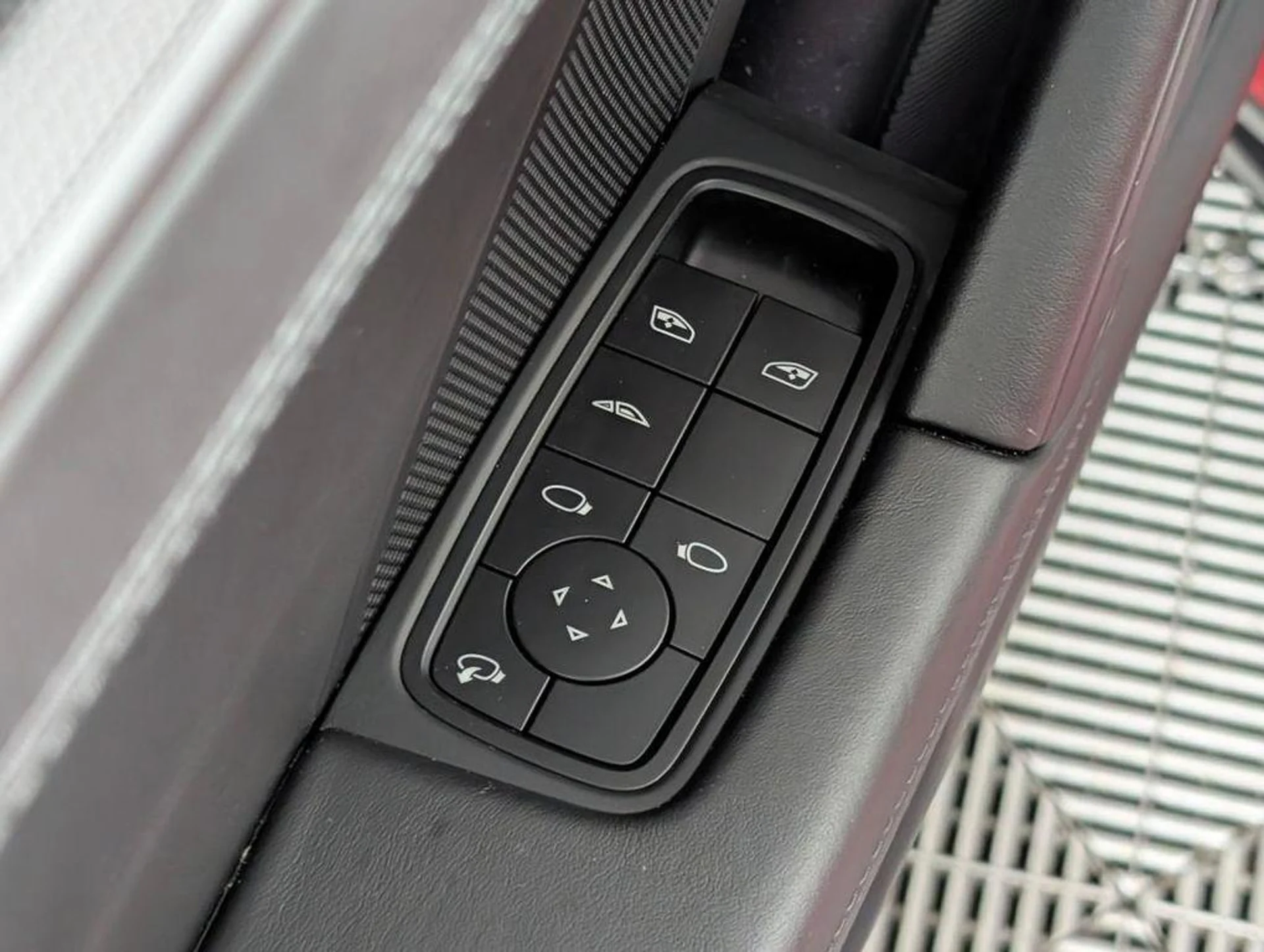 mph024_2616795377_7_P_Dkgvj_Otr_VR_4_CI_0_C_Pm_D_Vyd_O8g_c563441653