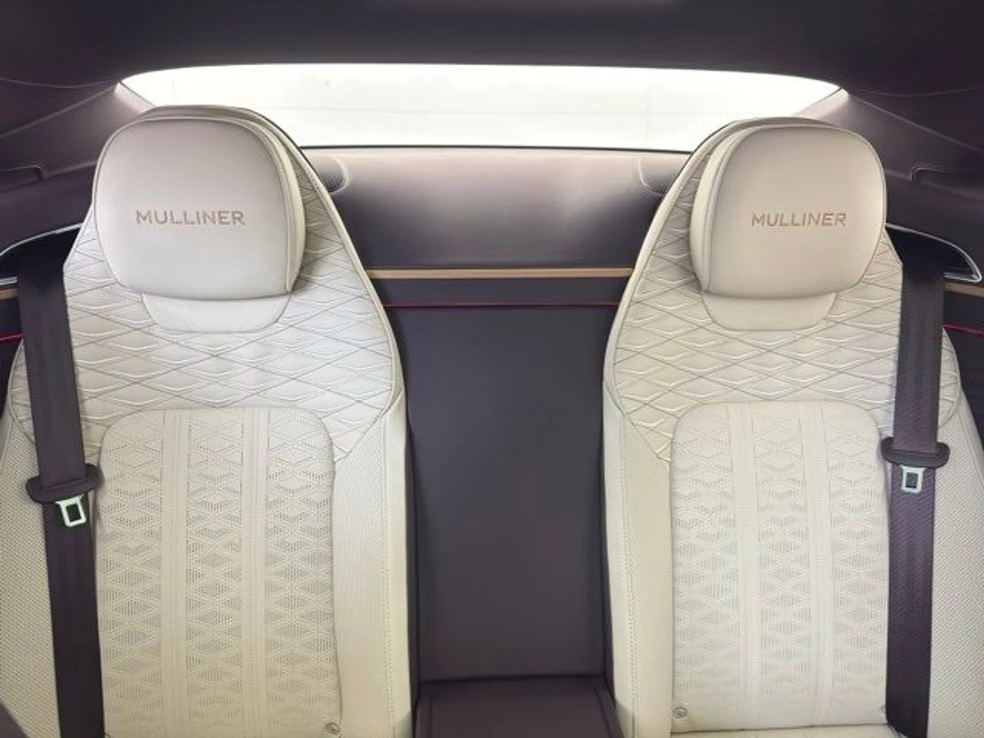 mph024_2620300666_7am9a02za3l4o1k3yipezi9ciqi7_d1e3212496