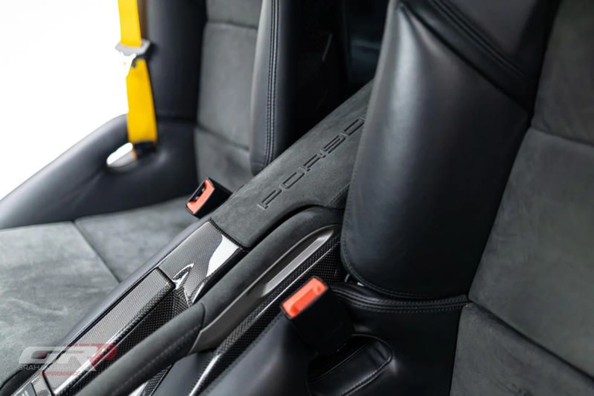 mph024_2623901815_B222_DE_81_7_CEB_49_F2_9_DD_6_CF_8_E65_DB_935_D_fa3dc29e11