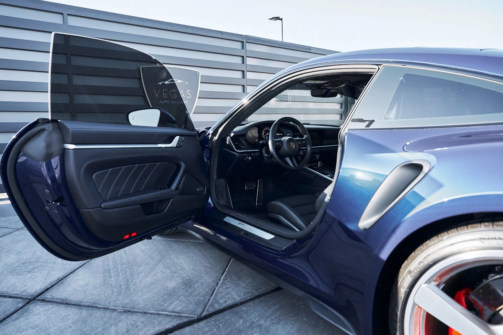 mph024_2626218818_Used_2024_Porsche_911_Turbo_1770087193_3c28991773