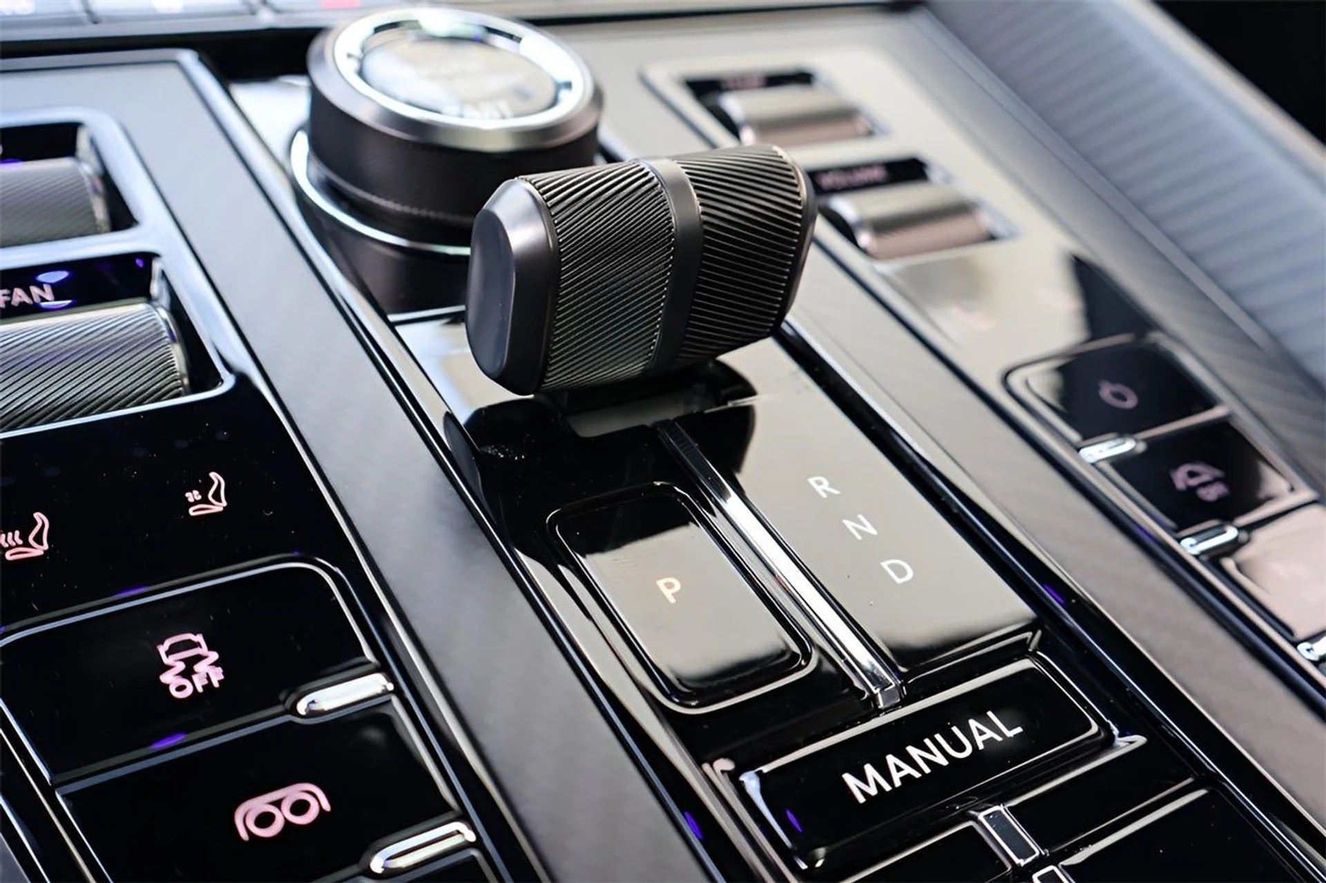 mph024_2637262215_25_5f4cb91fb1