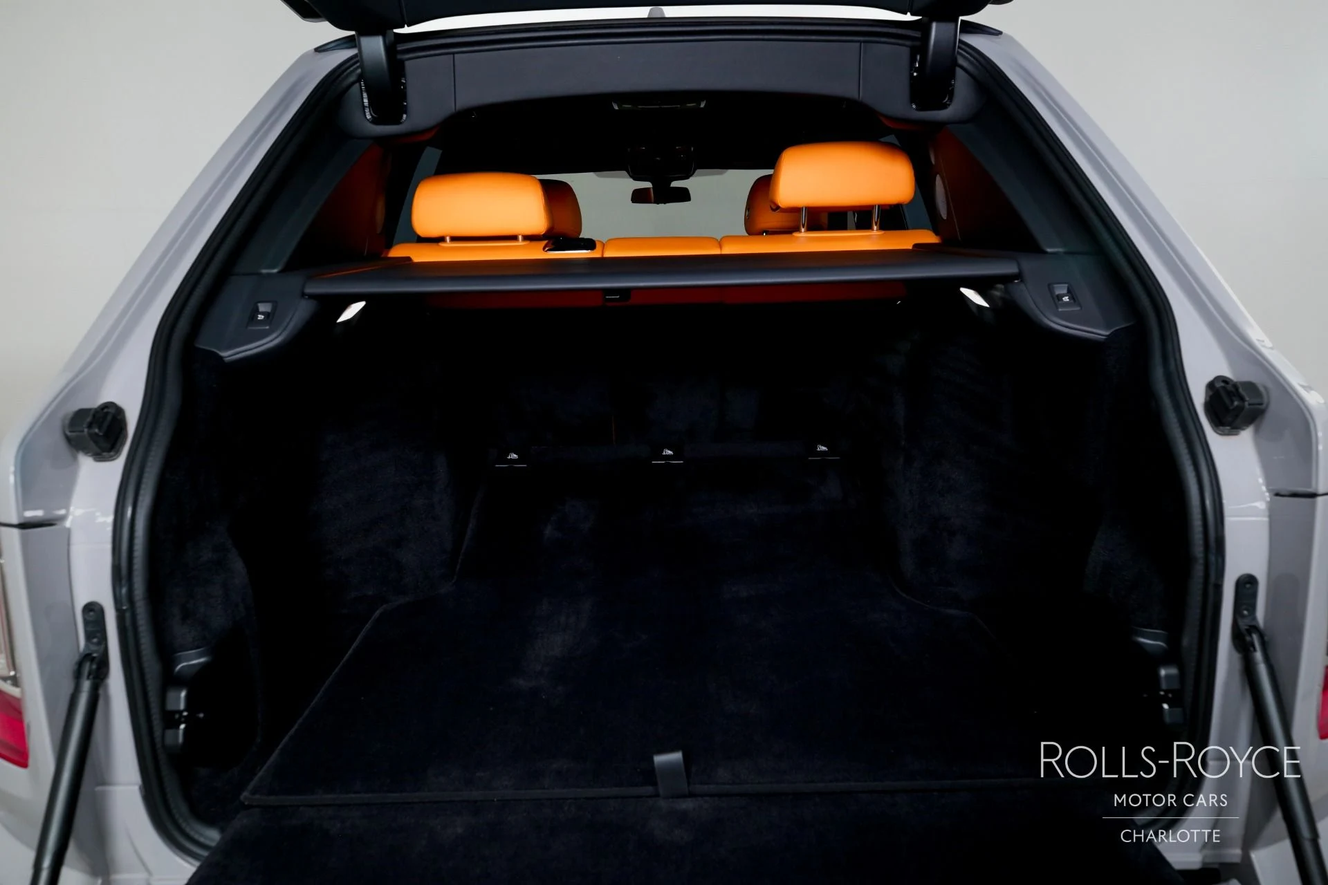 mph024_2637470885_Used_2024_Rolls_Royce_Black_Badge_Cullinan_1765396280_7053042ddb