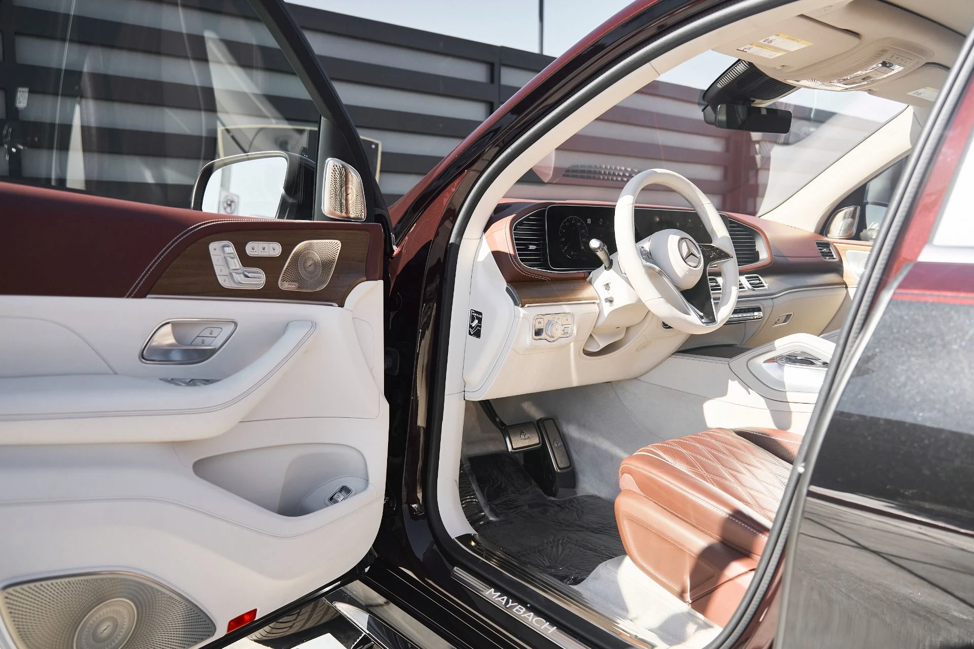 mph024_2641772210_Used_2024_Mercedes_Benz_GLS_Maybach_GLS_600_1762306342_08375fdc62