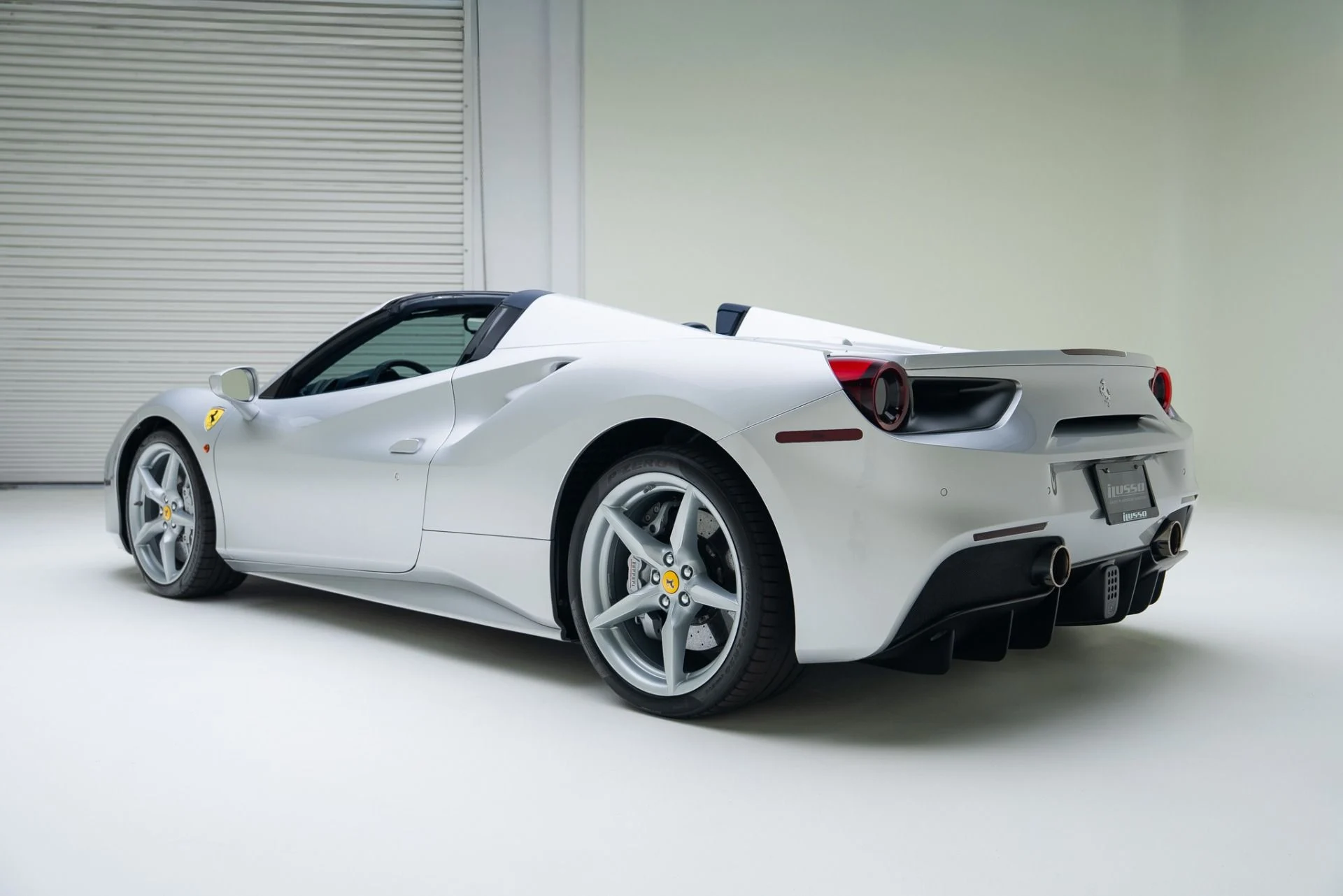 mph024_2646171744_Used_2017_Ferrari_488_Spider_1762375405_bc7f2dd306