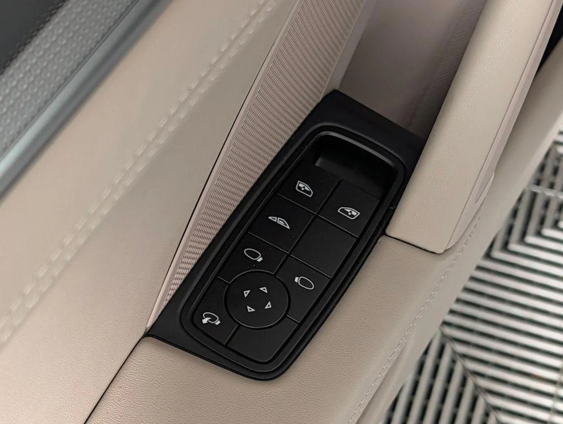 mph024_2652190130_N4_Wh6_LSM_Xtdh_Emx_B_Lk_E_Ko_O_Tnk_UI_a75c207a3f