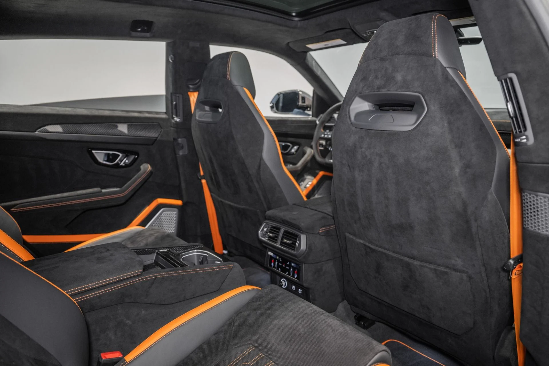 mph024_2655744086_Used_2024_Lamborghini_Urus_Performante_1773069865_b3e42beb1a