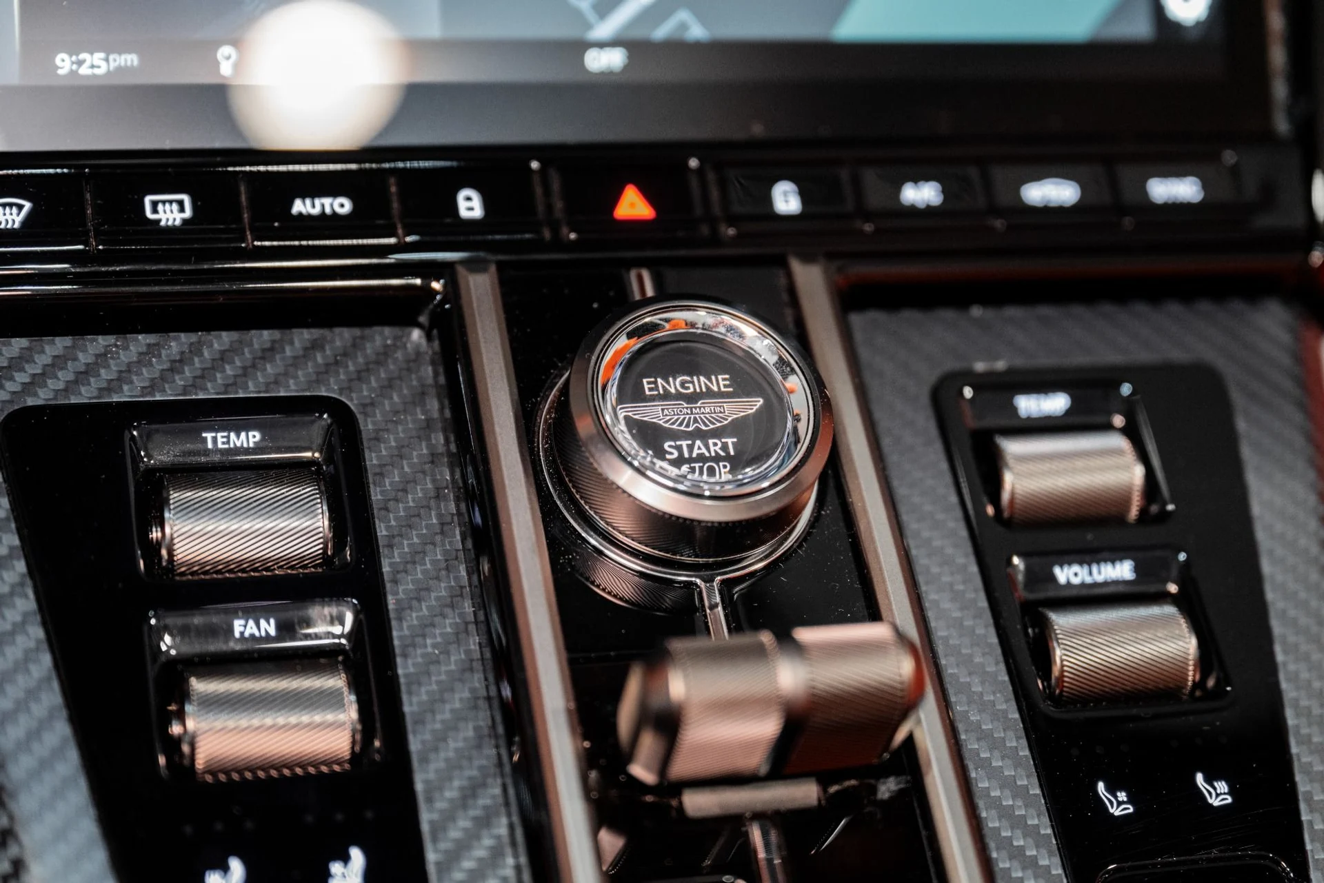 mph024_2666968694_New_2026_Aston_Martin_Vantage_Roadster_1761752064_7fb4af3051