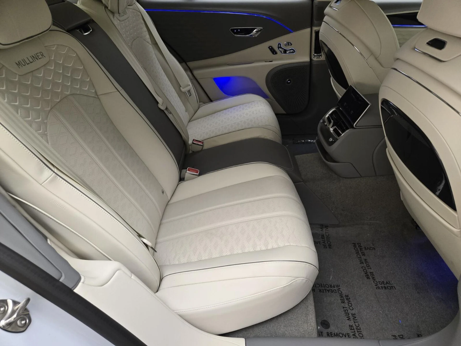 mph024_2668777527_Used_2025_Bentley_Flying_Spur_Speed_1760420787_cbce1d44cd