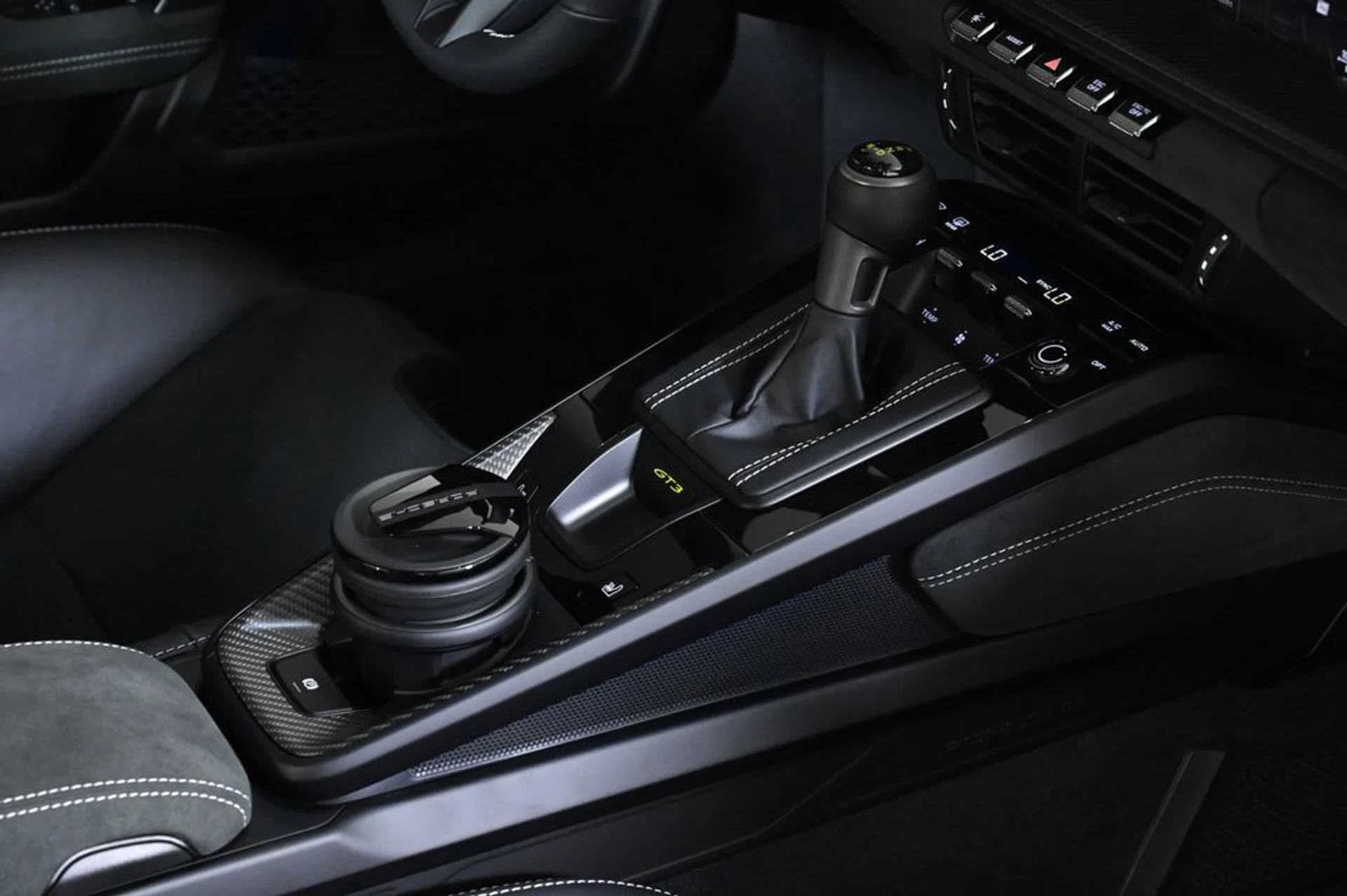 mph024_2670402789_9d938fb02e291f774a0356d73a831a70x_be6070674d