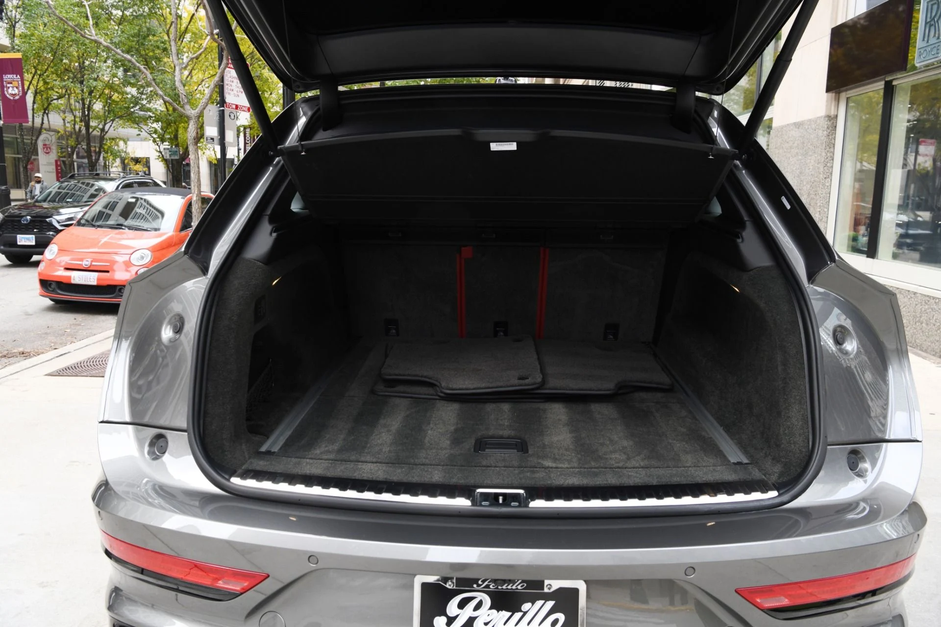 mph024_2671026887_Used_2021_Bentley_Bentayga_V8_1761946591_8e517ea7ea