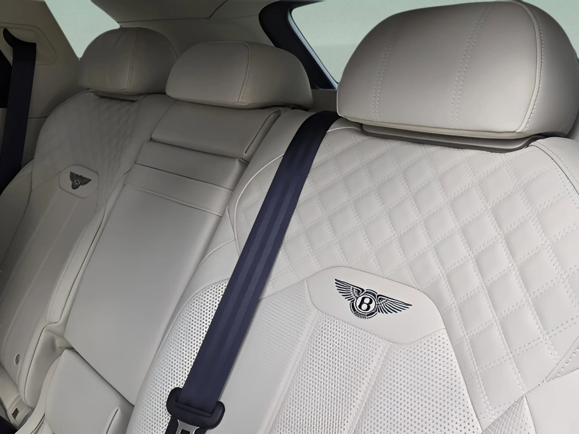 mph024_2671825458_845633a7737609d32dab28c80b453ab4x_7b117fd799