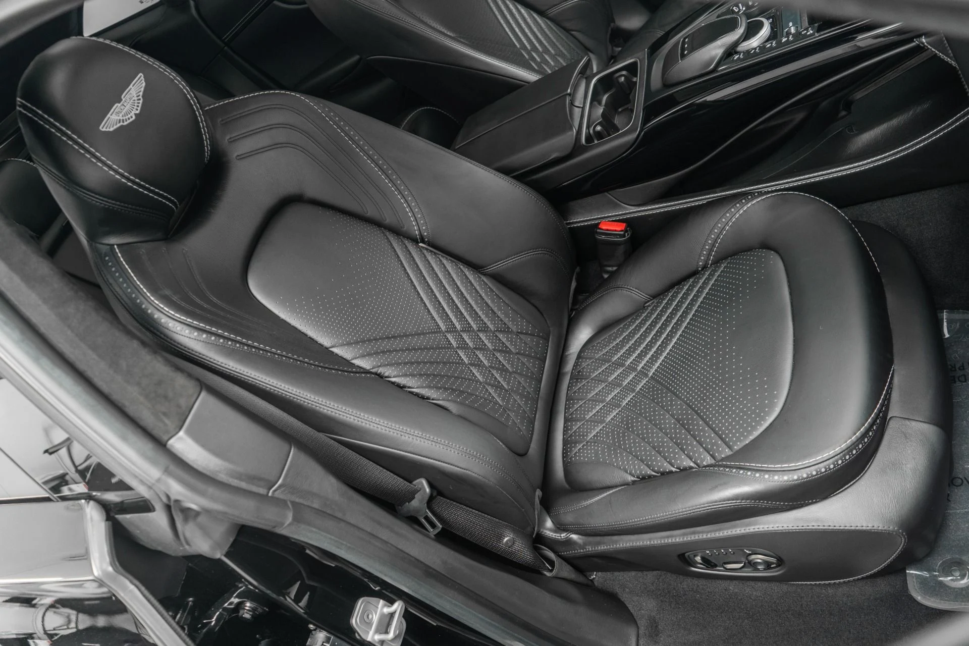 mph024_2672058585_Used_2021_Aston_Martin_DBX_Indulgence_Pack_Panoramic_Roof_1779371963_50e66d54cd