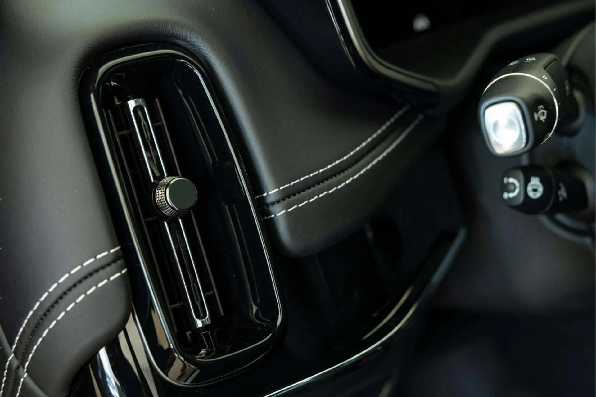 mph024_267445158_Fu020_Tx_Un_Ic_DYG_Xj_Zu9_Xj0d_Mqtc_c000d14d7f