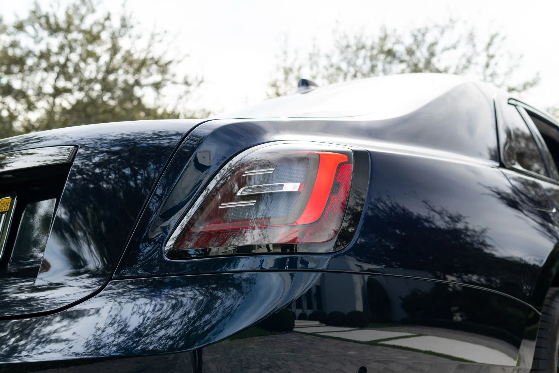 mph024_2674629302_Used_2023_Rolls_Royce_Black_Badge_Ghost_1765569637_91d635ef16