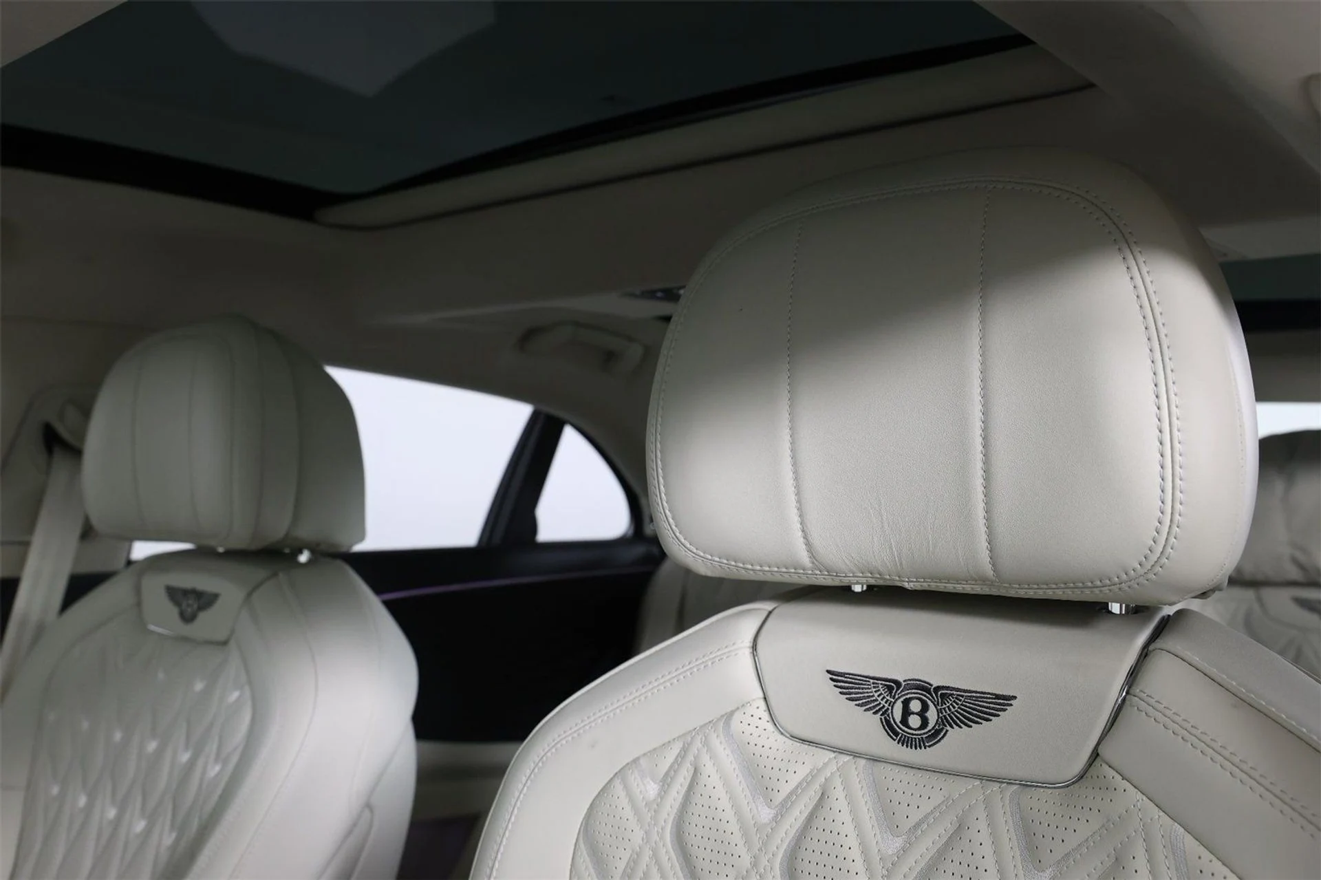 mph024_267995992_29c67a03f138677511cd8554ea62a8f2_1cde010b16