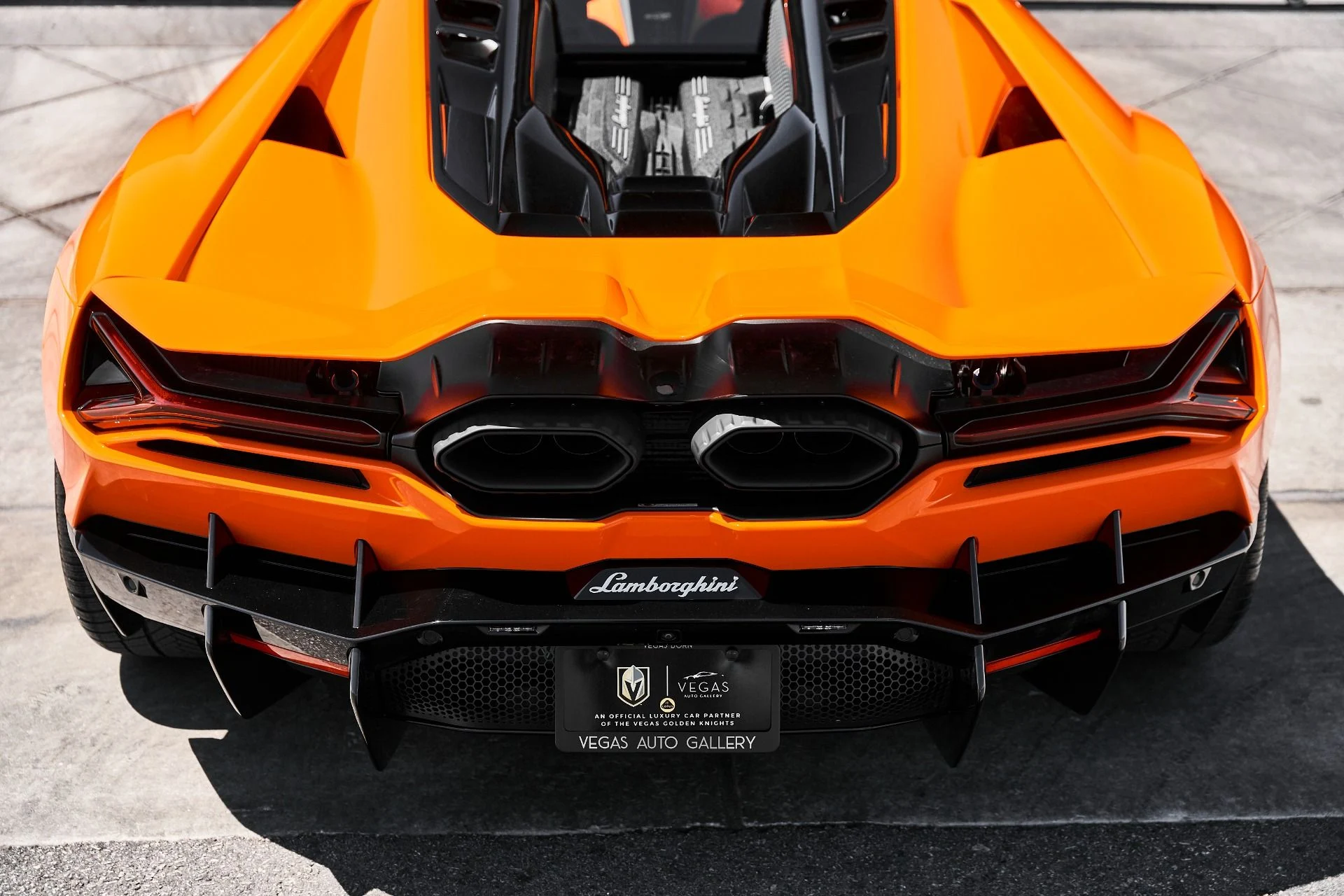 mph024_2681665683_Used_2024_Lamborghini_Revuelto_Base_1777394289_5cc4a80333