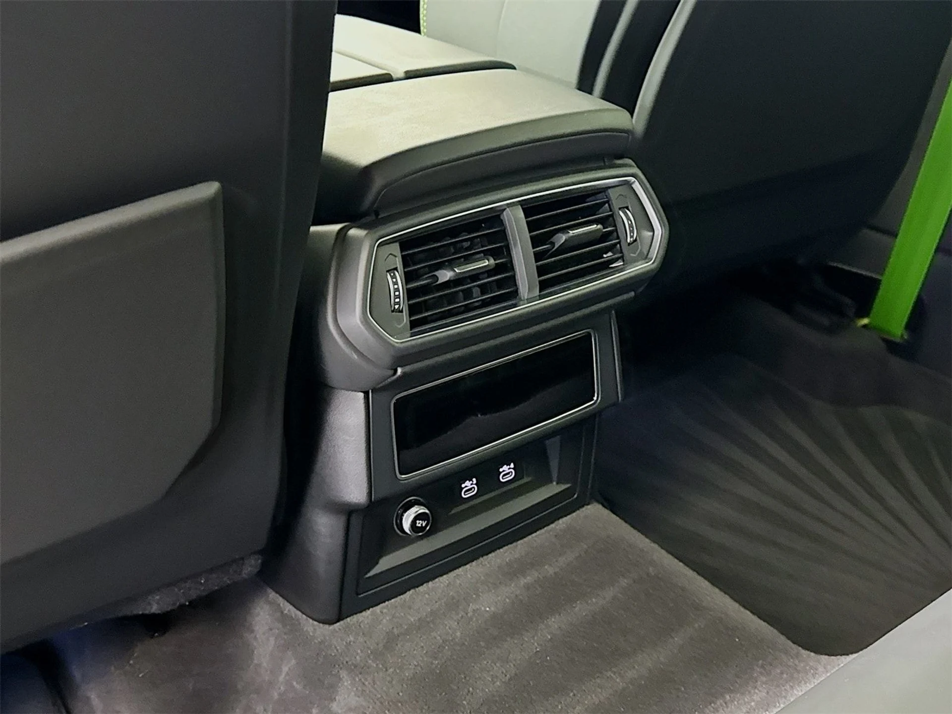 mph024_2684224564_7eed4c949b5772da66360e3c6a8127aex_a57921145c