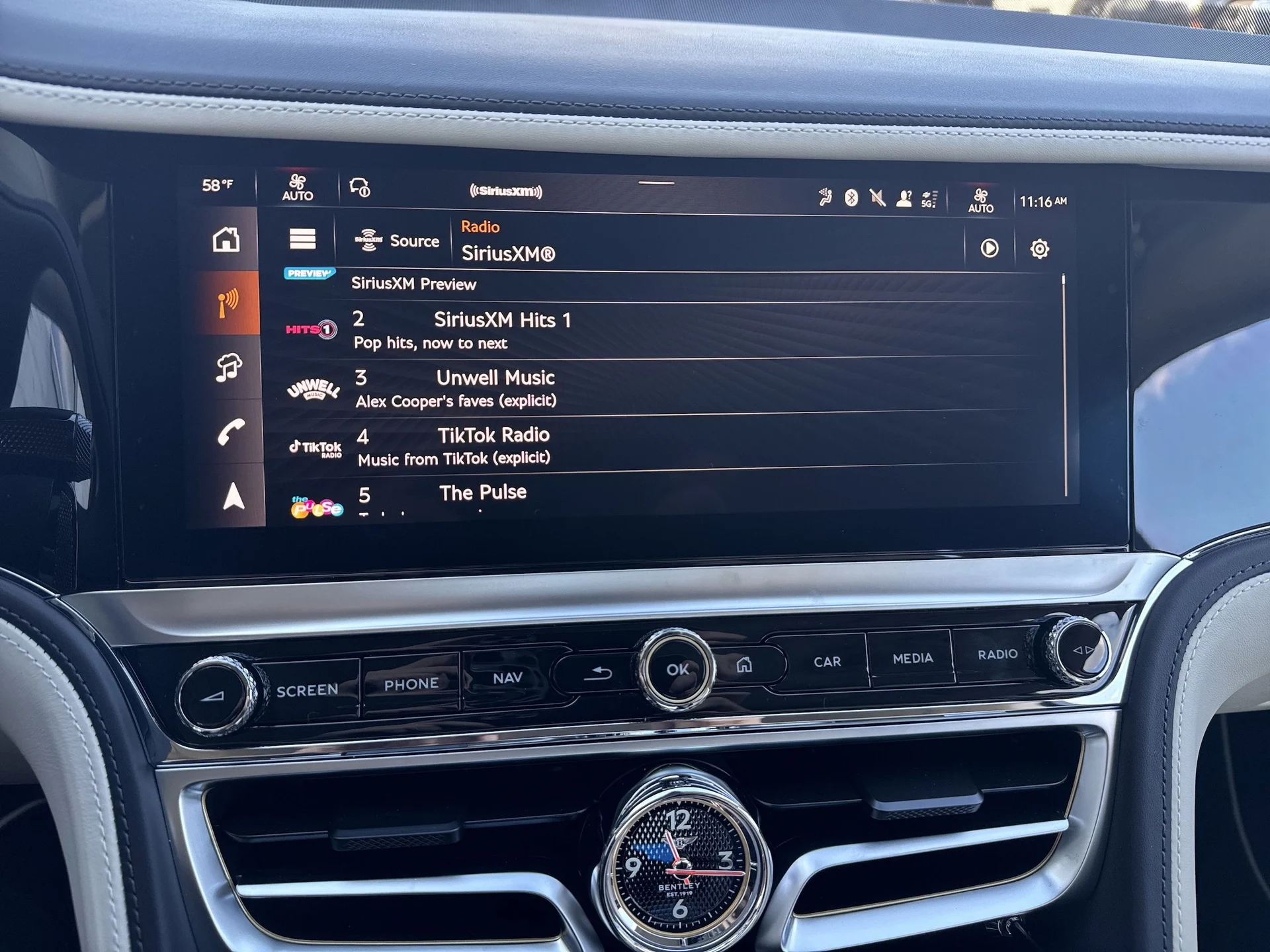 mph024_2687884218_92783dbcb907532fd43f2a7fb89c7c00x_7135bf6e9f