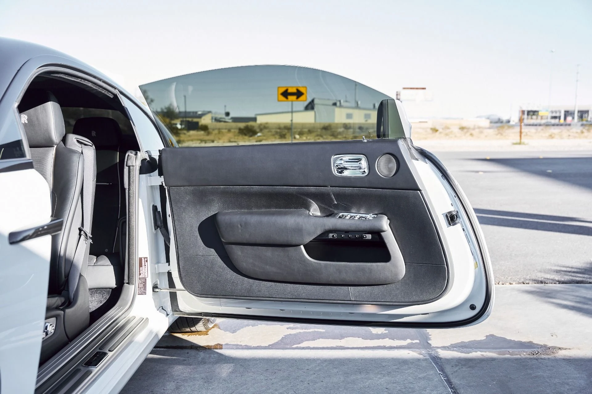 mph024_269356571_Used_2015_Rolls_Royce_Wraith_Base_1767063512_2e69a006b4