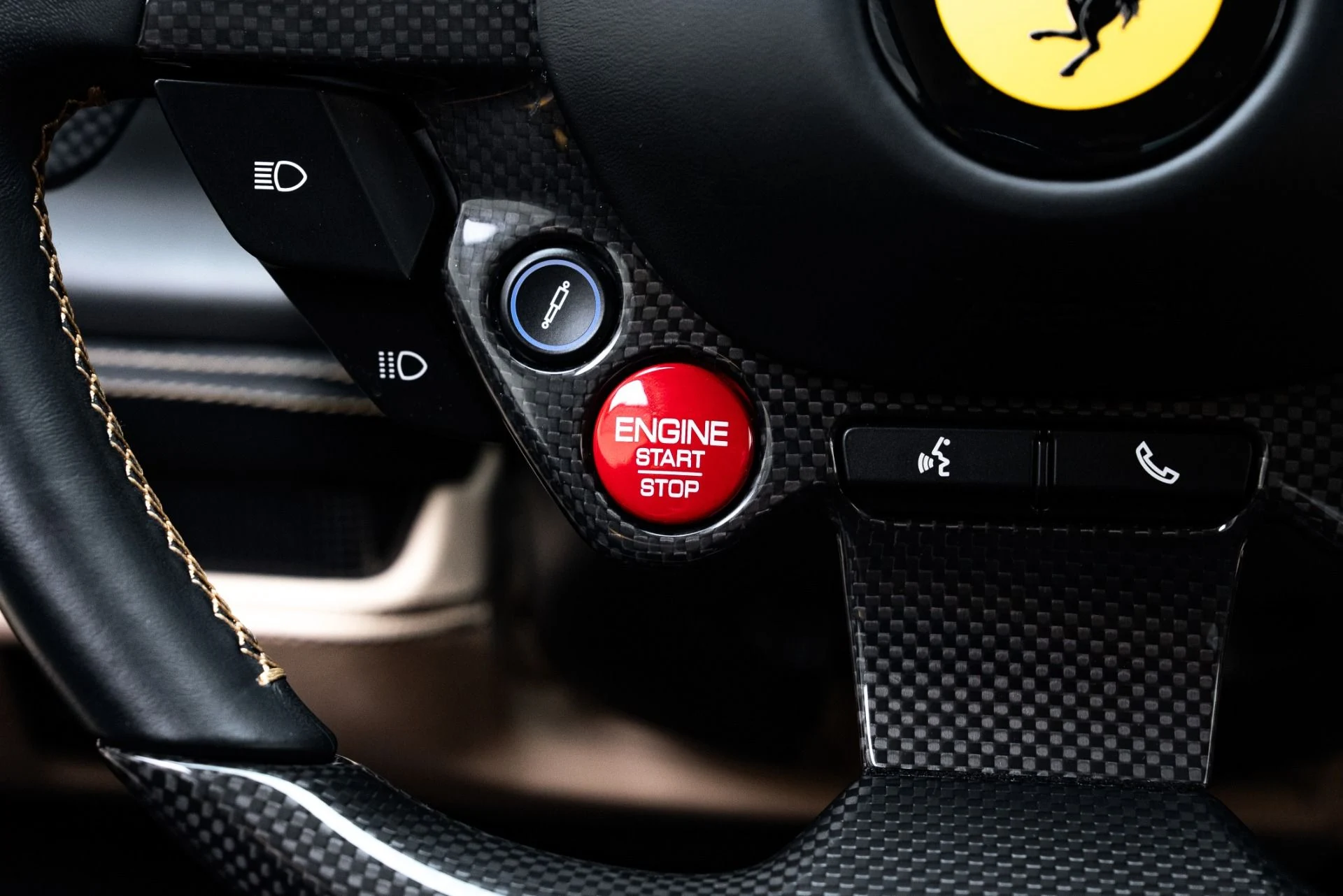 mph024_2695340275_Used_2022_Ferrari_F8_Tributo_1775088257_c7dfb97e7d