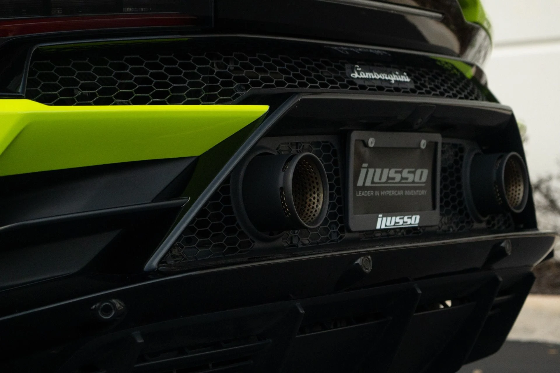 mph024_2697746941_Used_2020_Lamborghini_Huracan_EVO_1764467701_e969a9a3bf