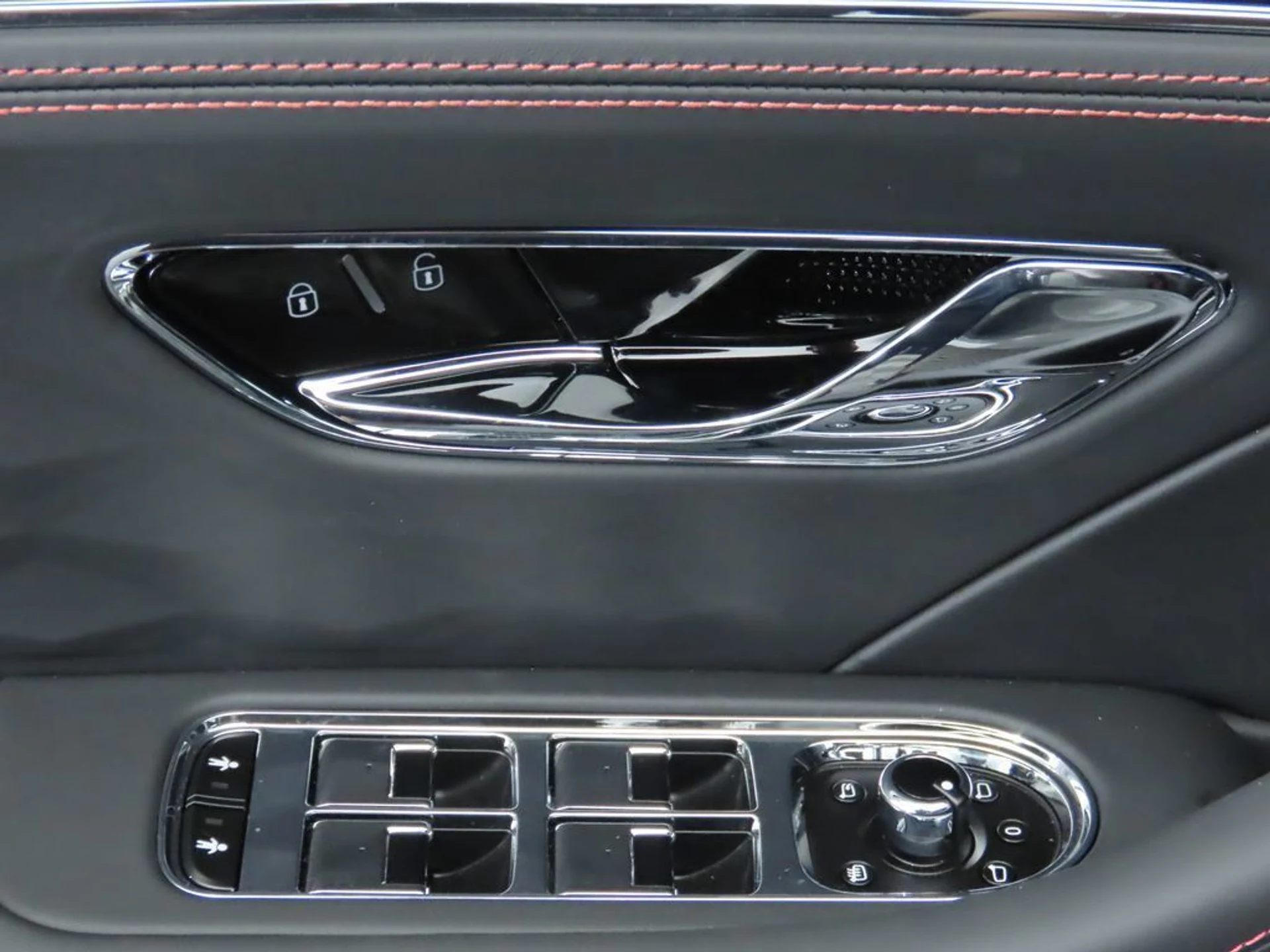 mph024_2699358115_new_2025_bentley_flying_spur_speedsedan_8119_22891449_25_1024_9e9c368680