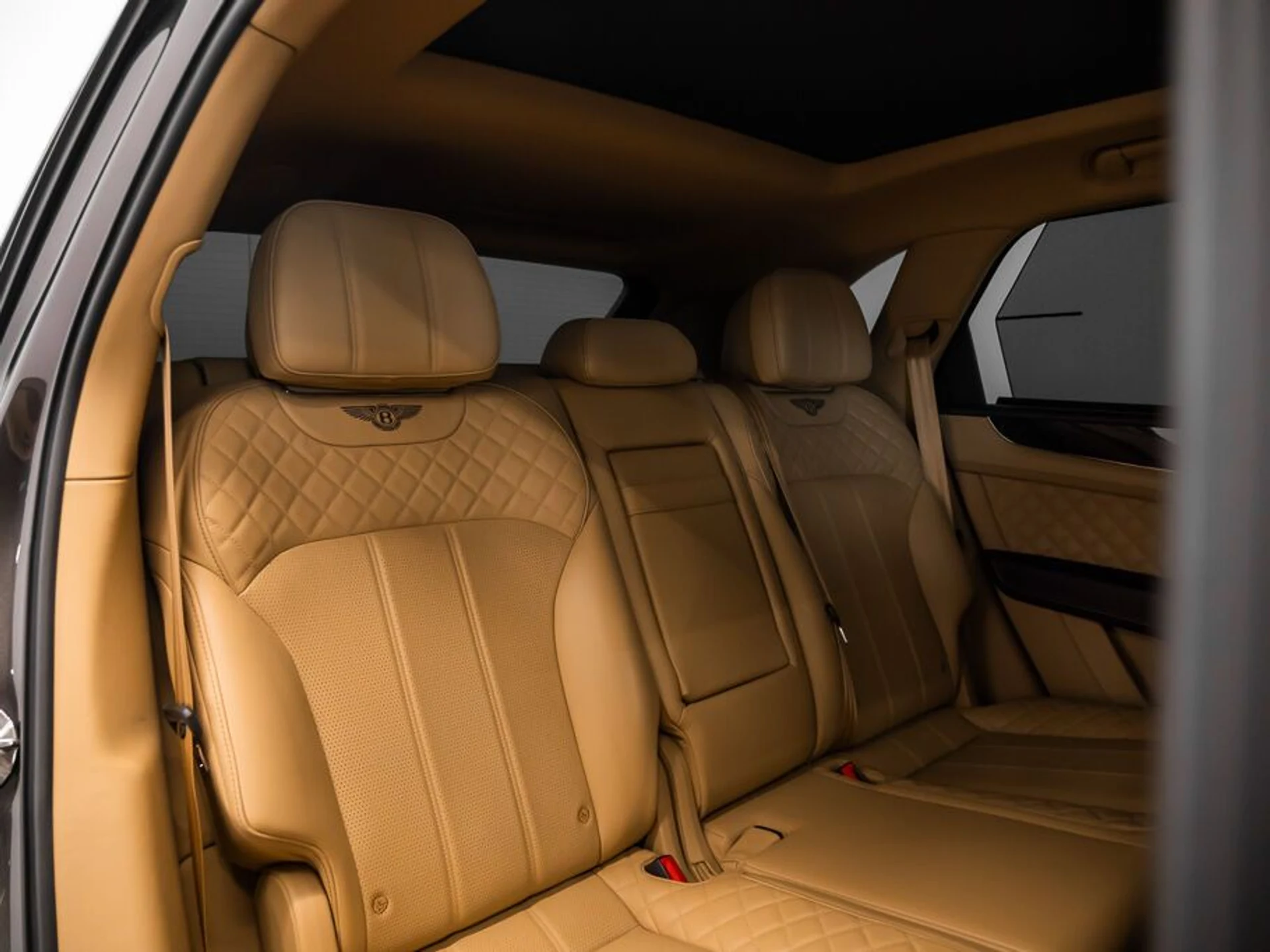 mph024_2705863709_bentley_bentayga_2017_jpg_v_1758918548_b4ec90c718