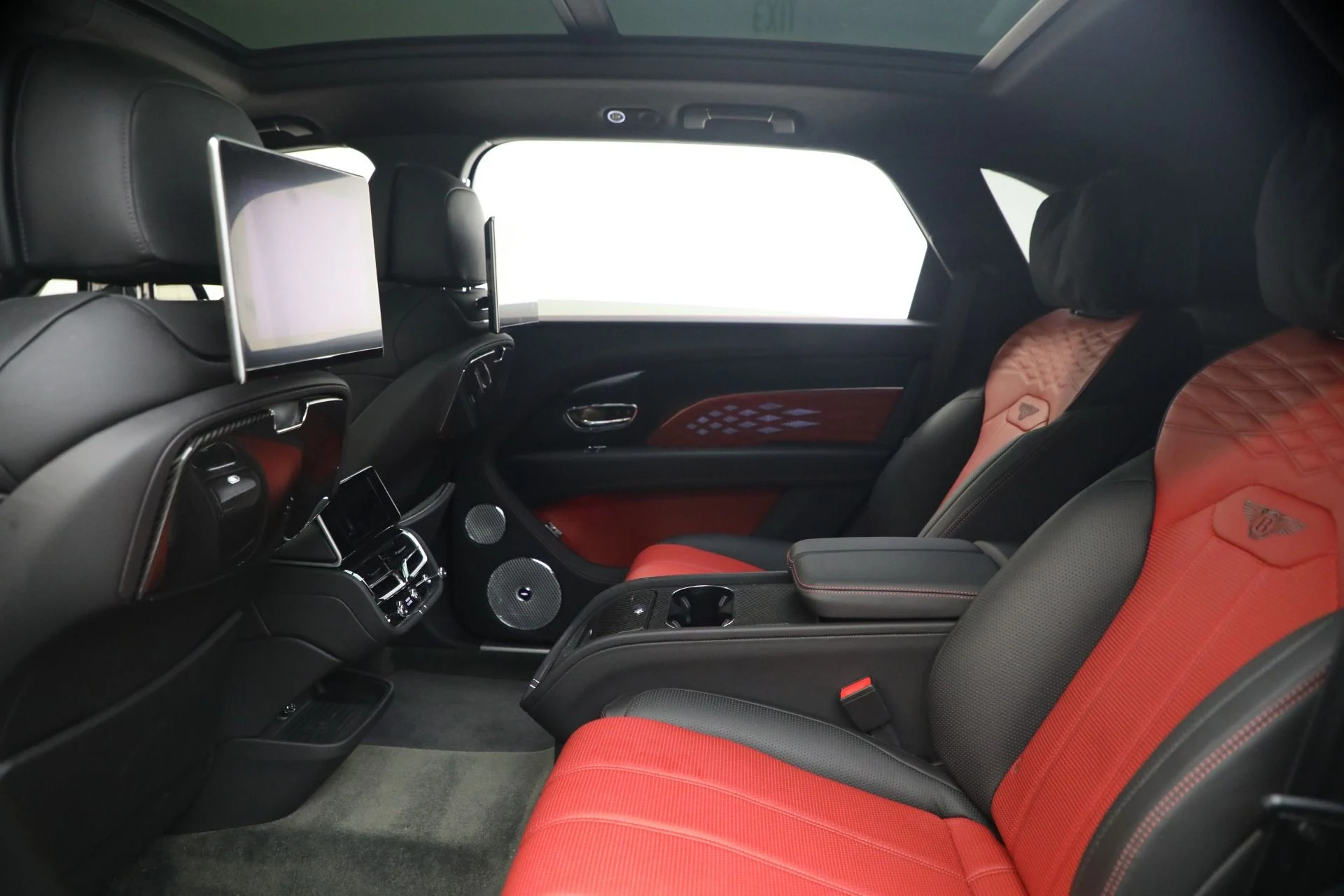 mph024_2719745269_Used_2023_Bentley_Bentayga_EWB_Azure_V8_First_Edition_1772501680_ace1da71cc