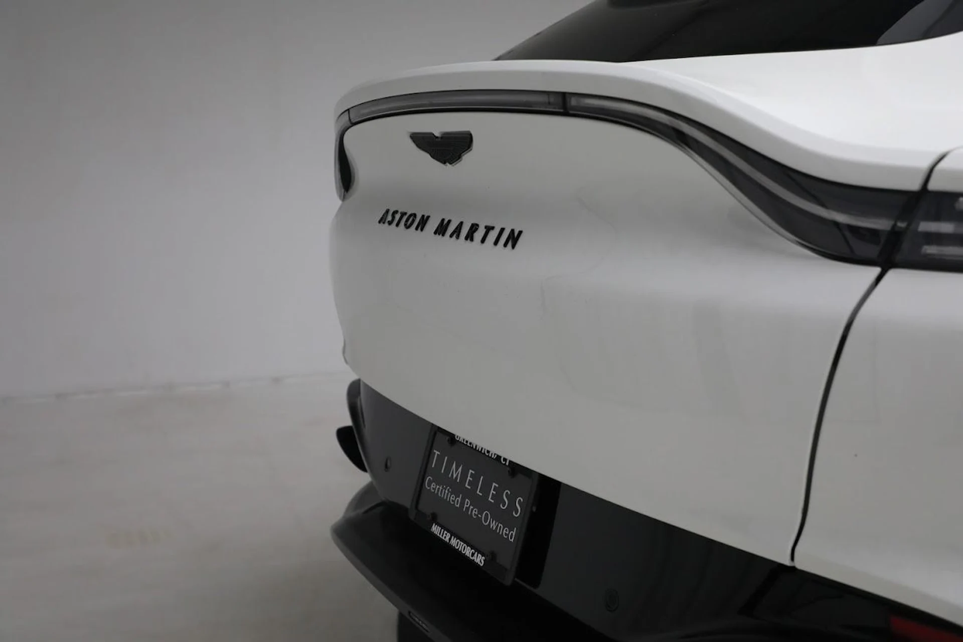 mph024_2721771781_Used_2021_Aston_Martin_DBX_1785417745_d89ea62ff7