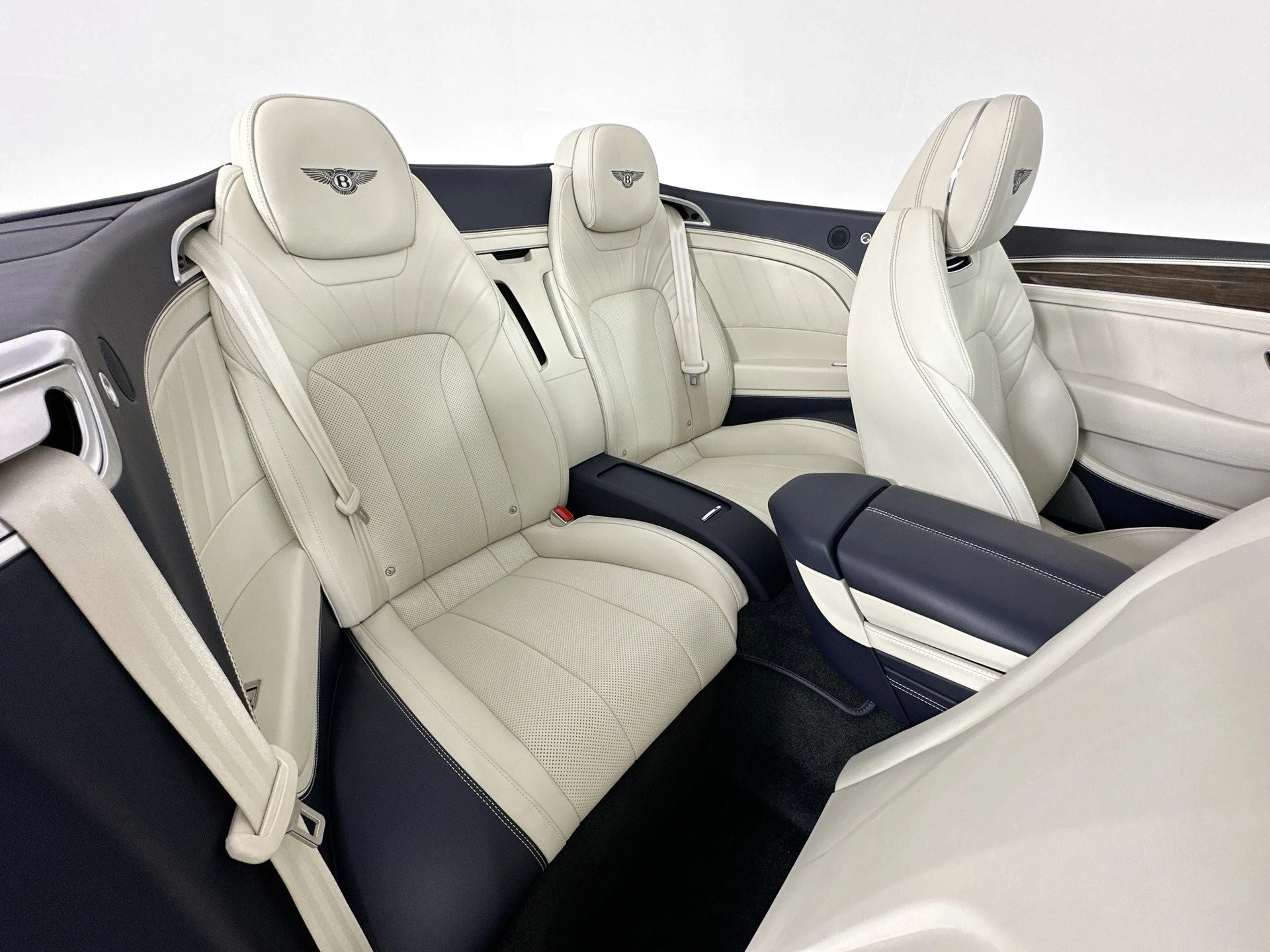 mph024_2722436214_25_016d9b8d53