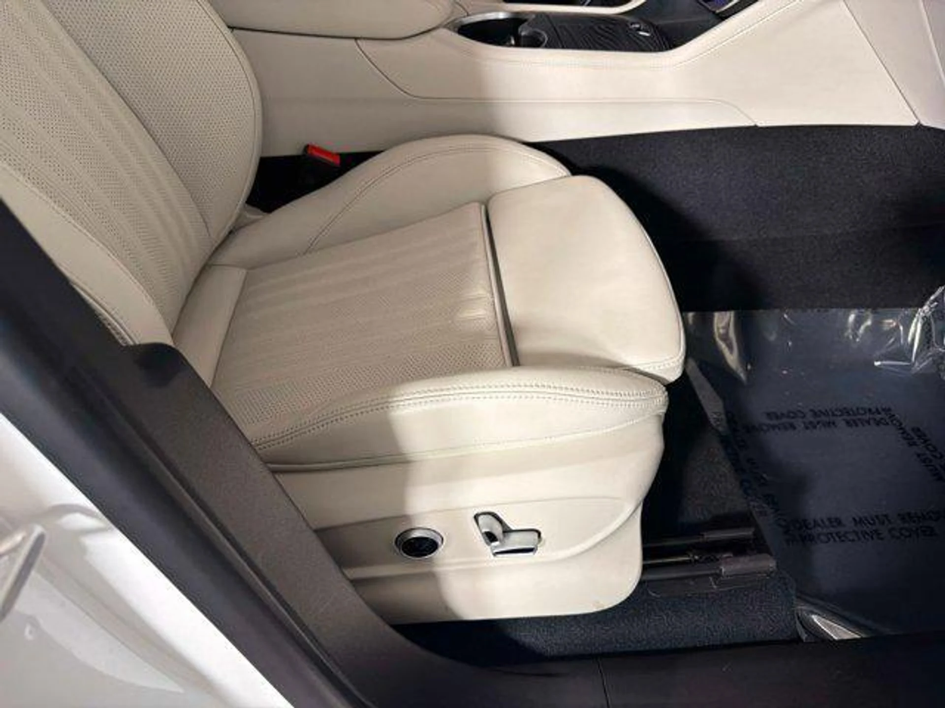 mph024_2724179301_J_xv9zb_P3_R1_D012qf_W_Cmaoch_R0_Y_003a1c6ddb