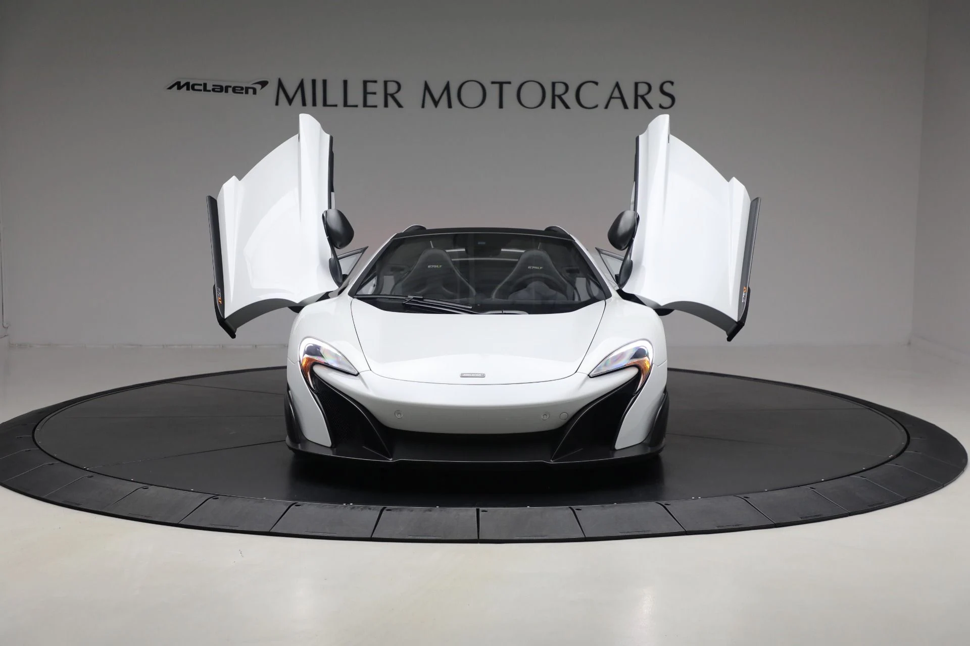 mph024_2729642674_Used_2016_Mc_Laren_675_LT_Spider_c803e2c853