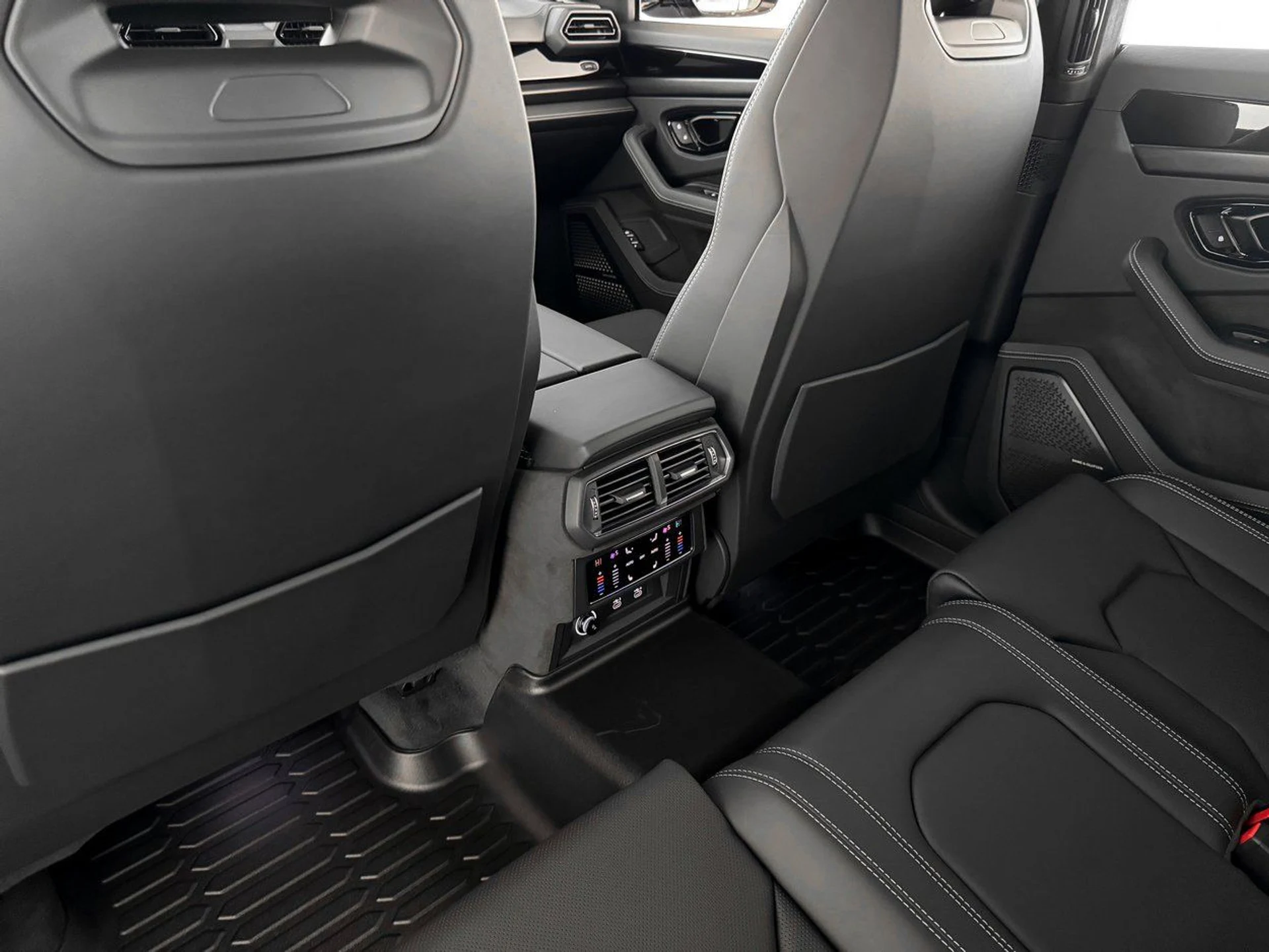 mph024_2730733302_43cffb04a18c6fc124da6478ab7fc05bx_6b68392984