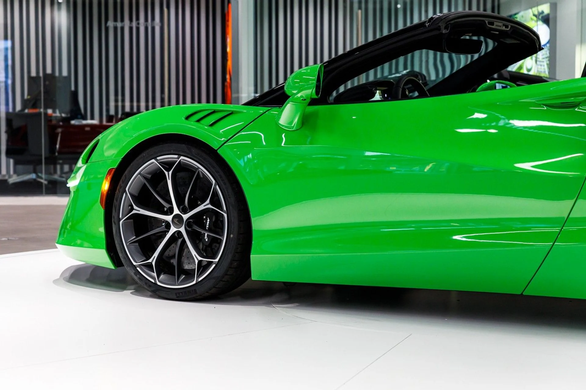 mph024_2733688521_647_p25_l_ad8ac10ebe