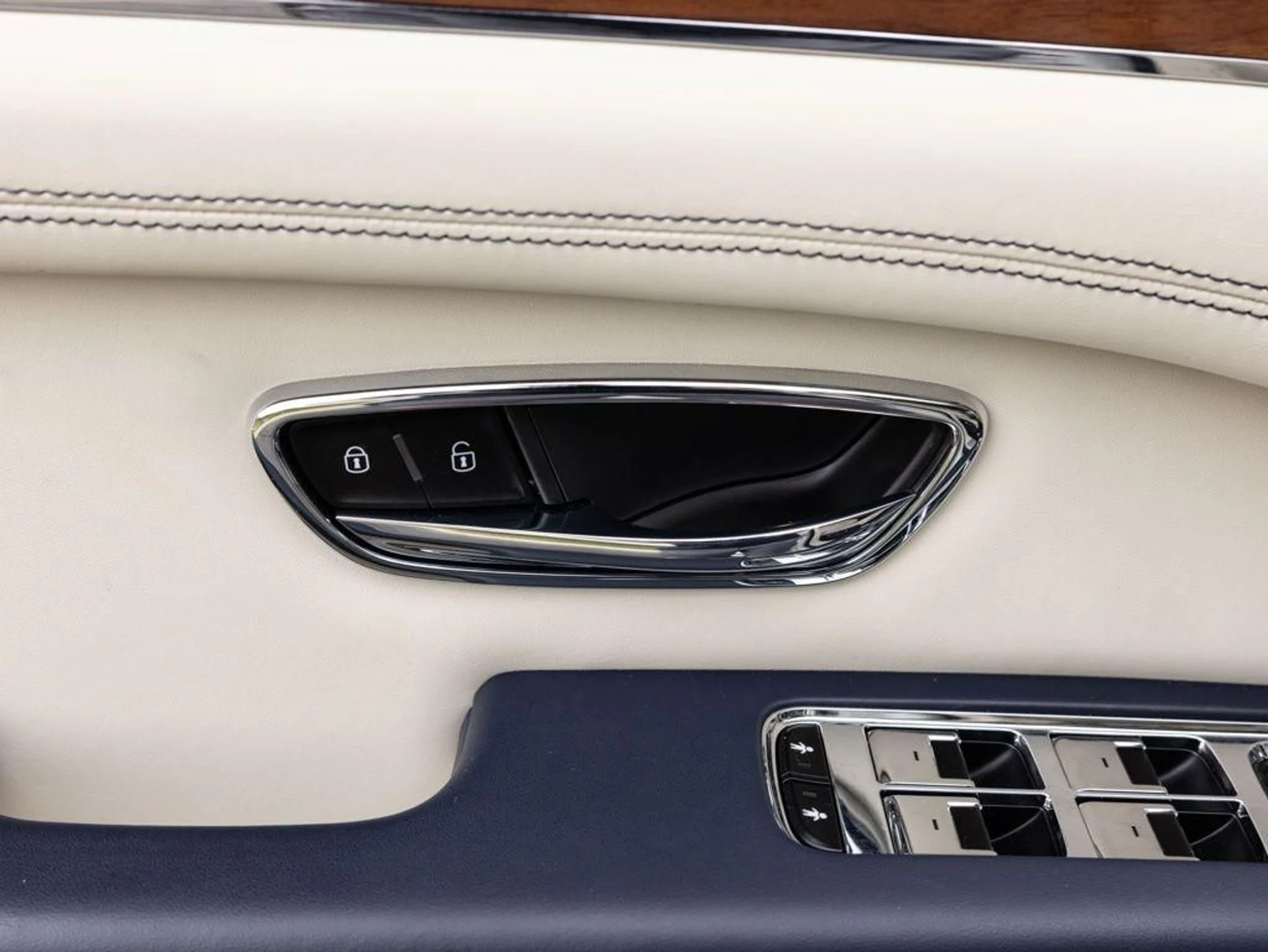 mph024_2736491835_505919897_69c7d814966ffa5d8dbef1bb_de036dbcf5