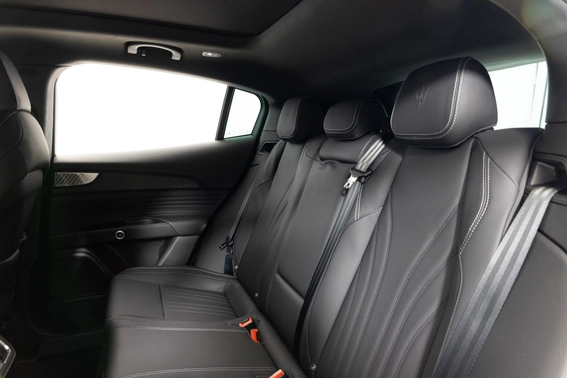 mph024_2740270050_b3bdd7de3a53463692d5c91889b4e063_00c9b85dec