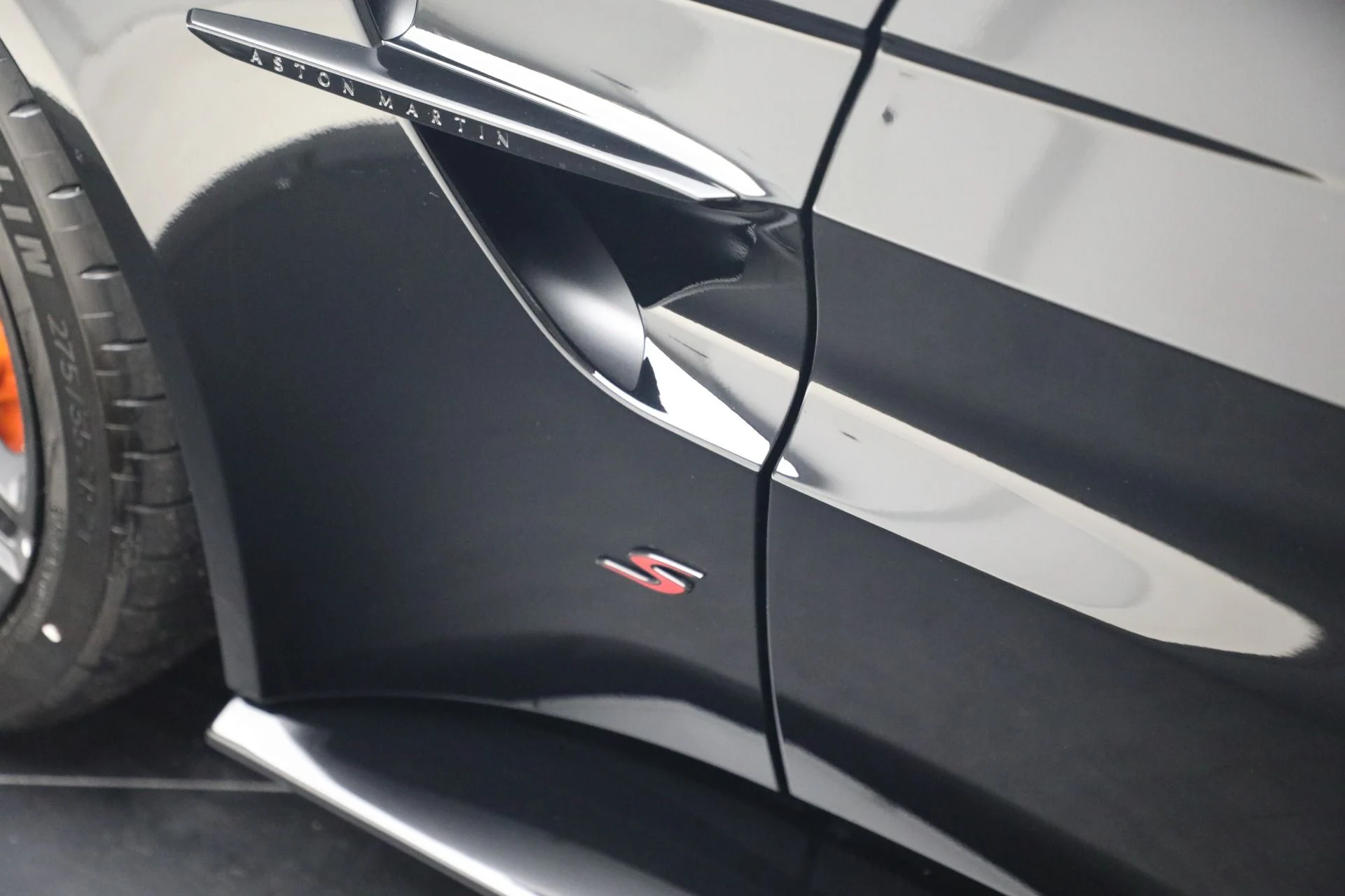 mph024_2745725009_New_2026_Aston_Martin_Vantage_S_Roadster_1790281816_25dddf0449