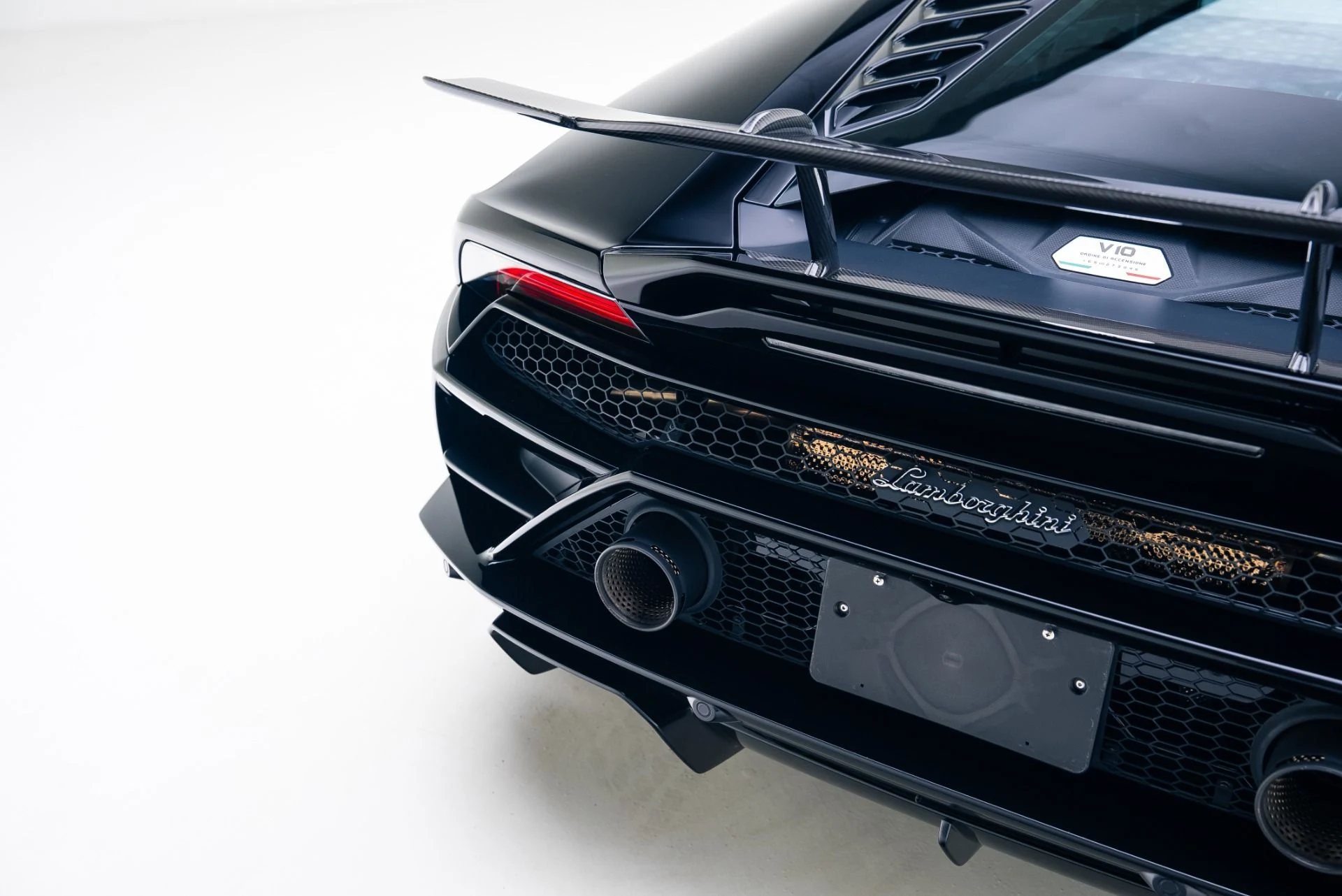 mph024_2748536165_Used_2021_Lamborghini_Huracan_EVO_1765497065_8e07ec94df