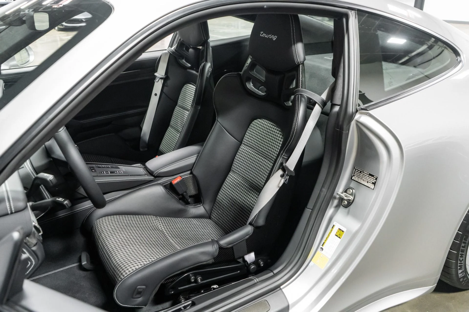 mph024_2749597271_Used_2018_Porsche_911_GT_3_Touring_1756161352_449100deeb