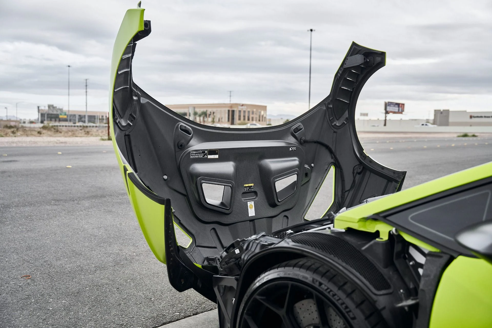 mph024_275597709_Used_2022_Lamborghini_Huracan_STO_Base_1771294571_20c680862f