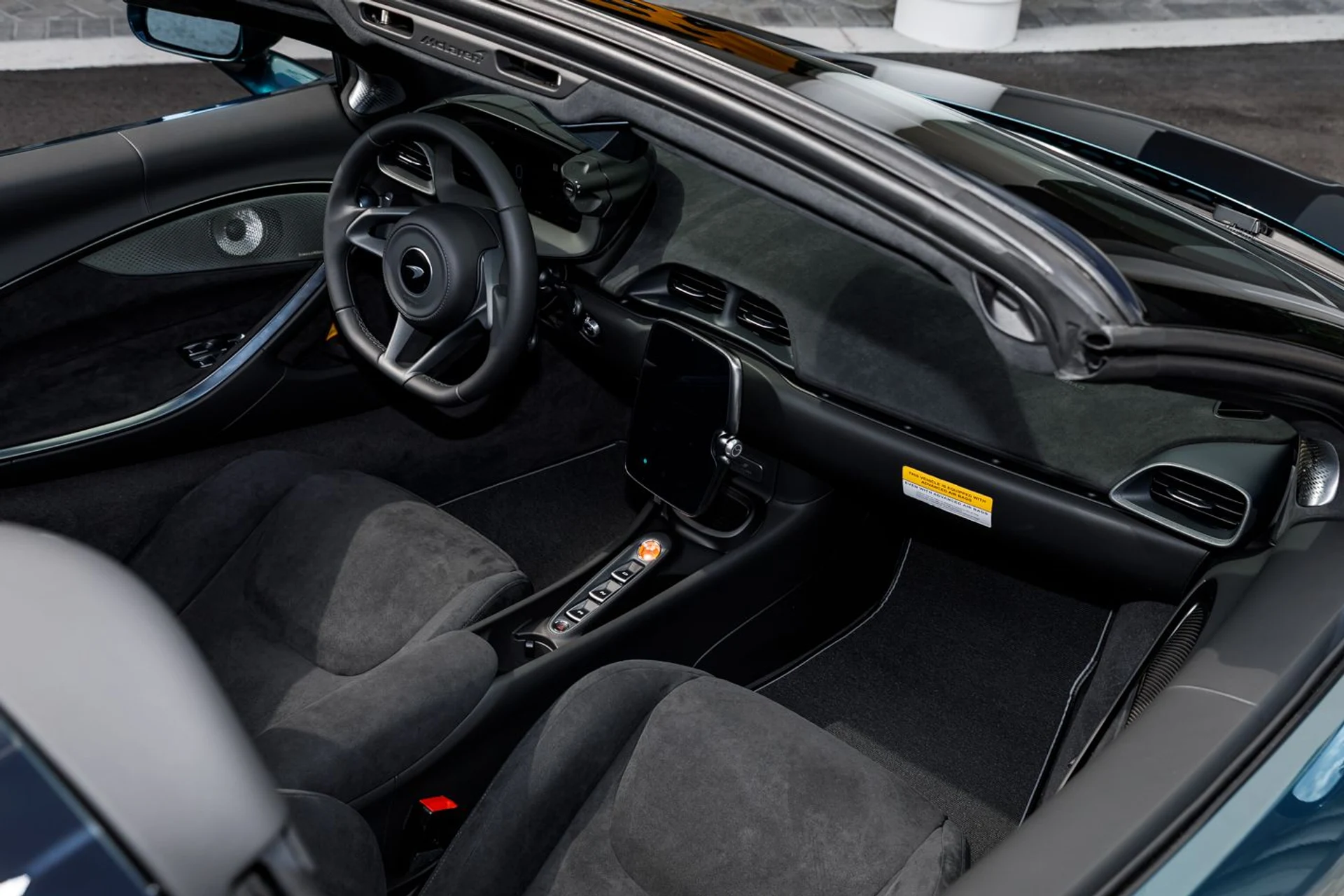 mph024_2756669641_587_p25_l_0e33521c3b