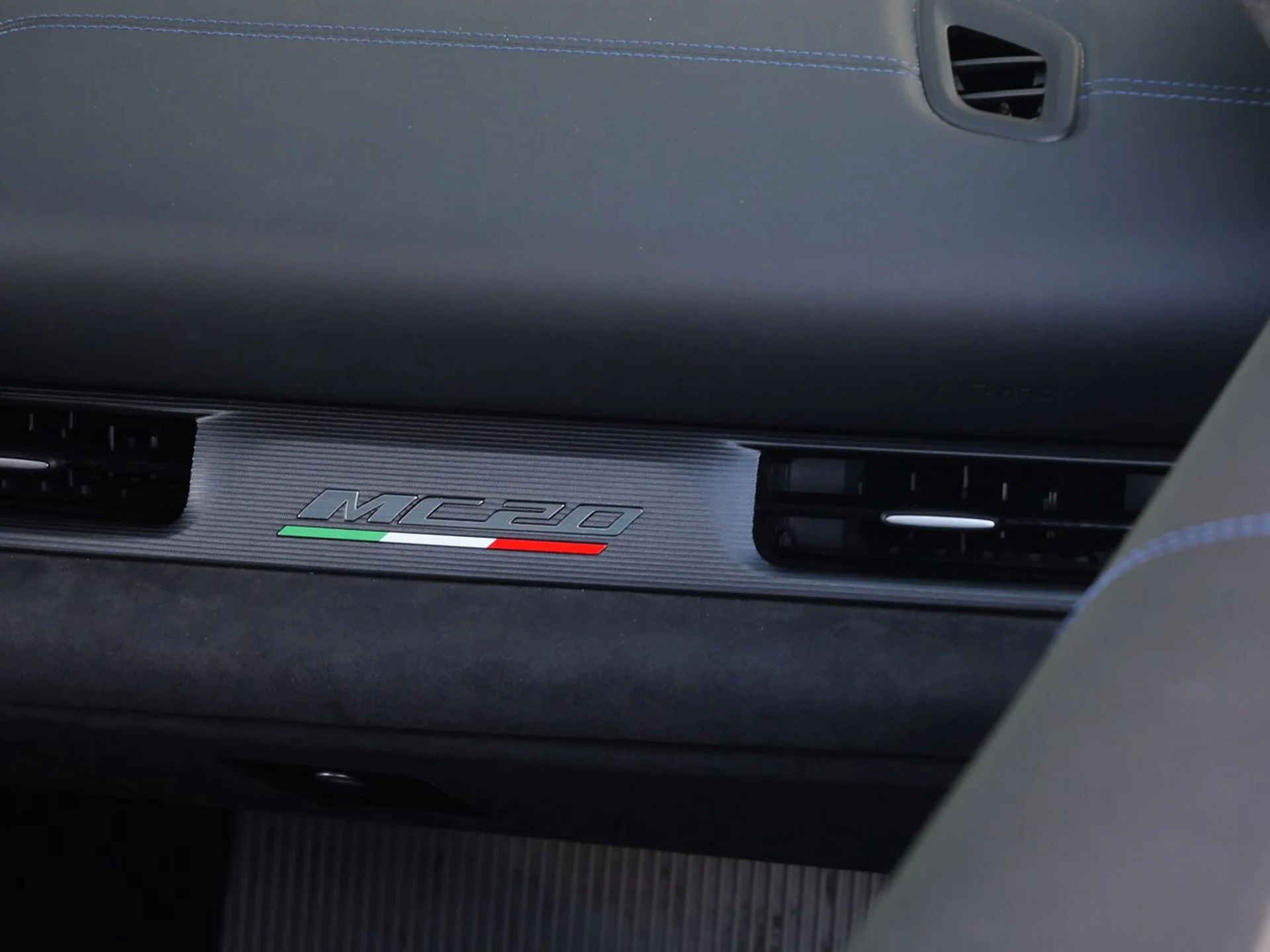 mph024_275794726_13d010e01575e474e5f21005db96e590x_4556f233f9