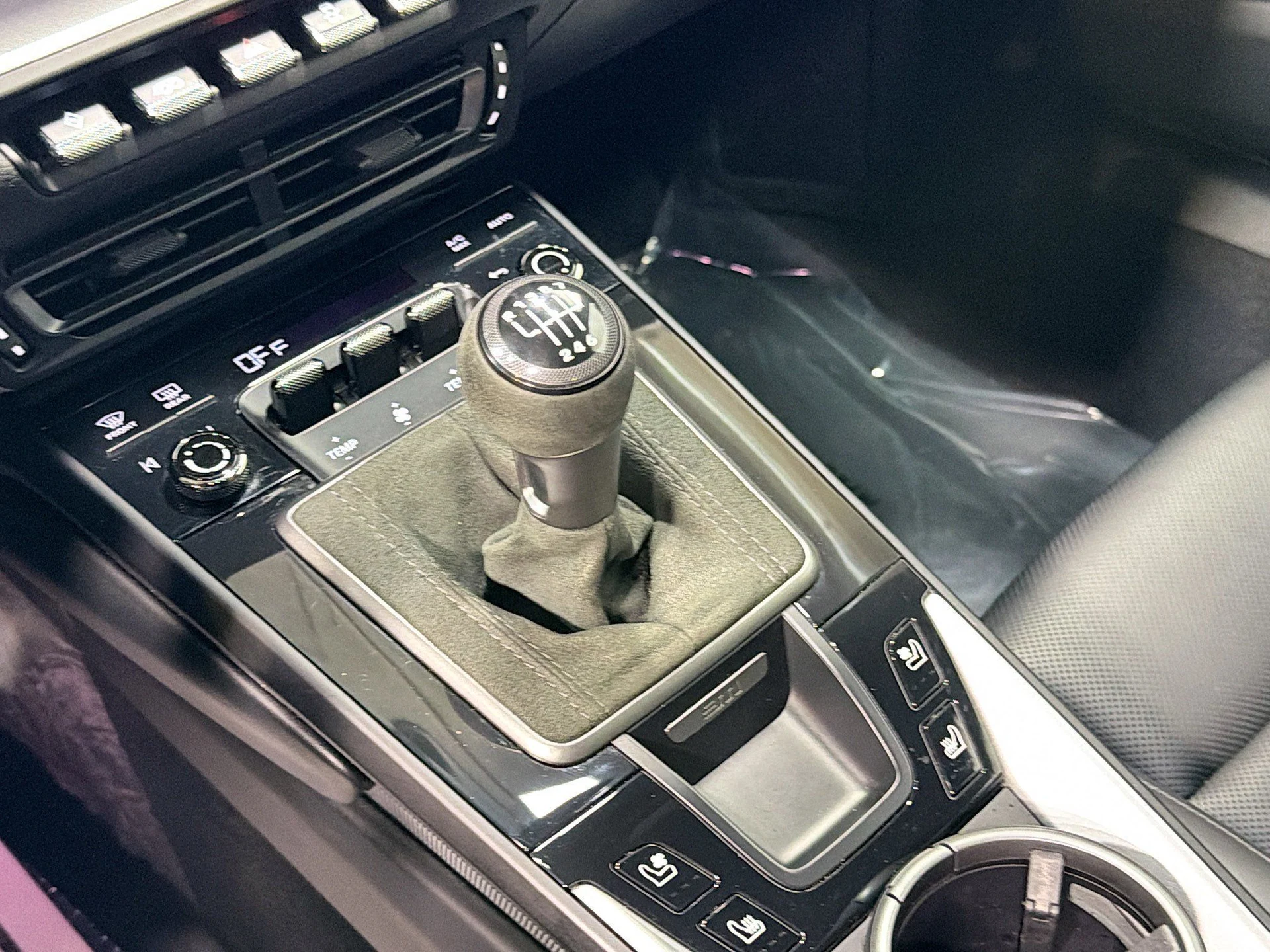 mph024_2768805123_6c565010f255b44bd95692cc362c841b_eb5642f587