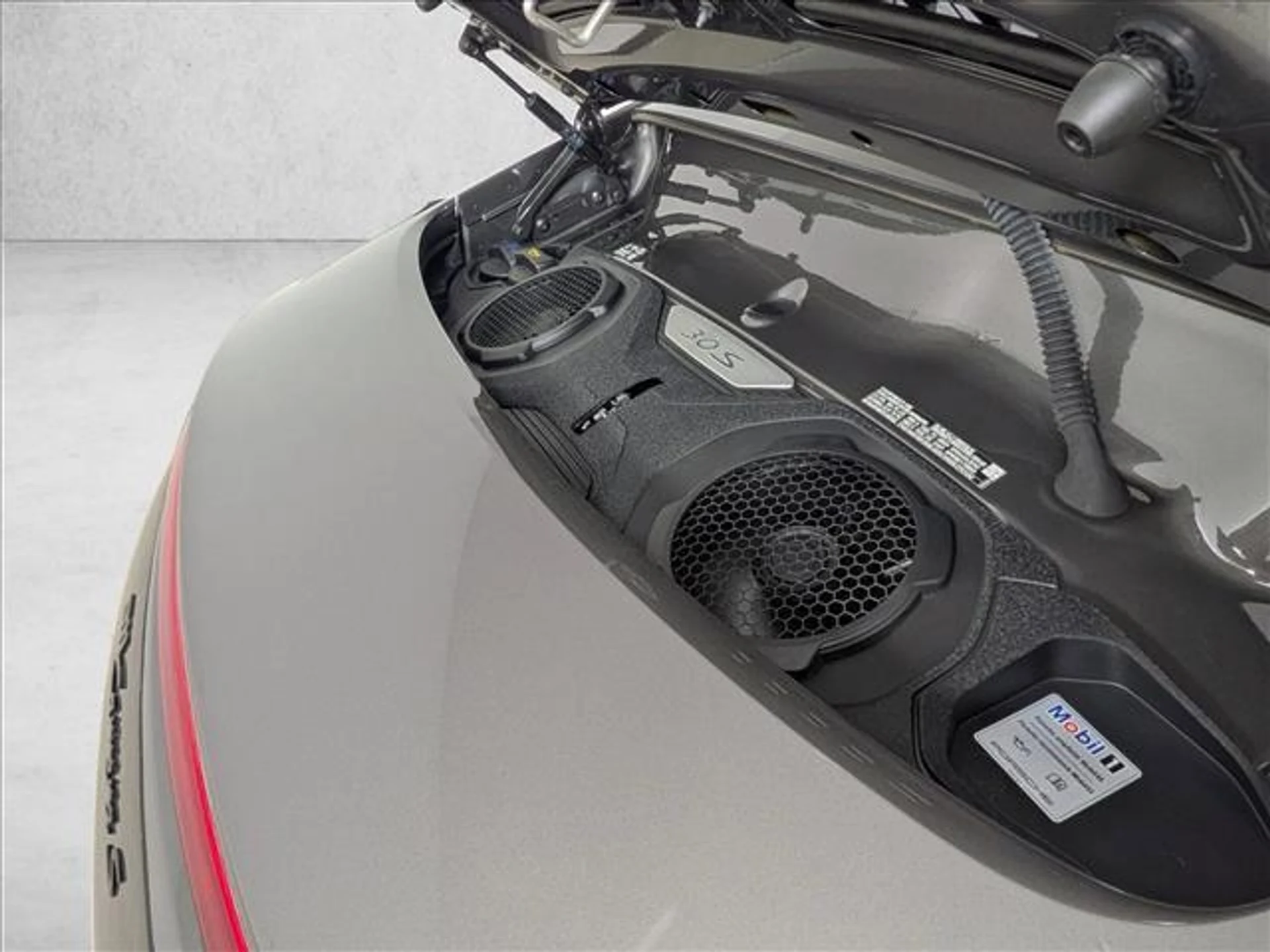 mph024_276927725_Q80q3uzel_Iw_We_OZV_5ym6den7_D0o_97ff36bb39