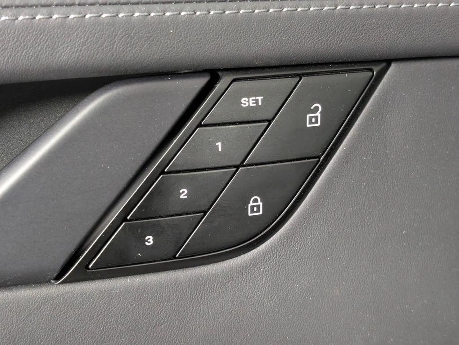 mph024_2772385282_Q17x_G_Otc_S_Wrz_VE_Zeh7ans_Rb4_Dr_Y_859f384371