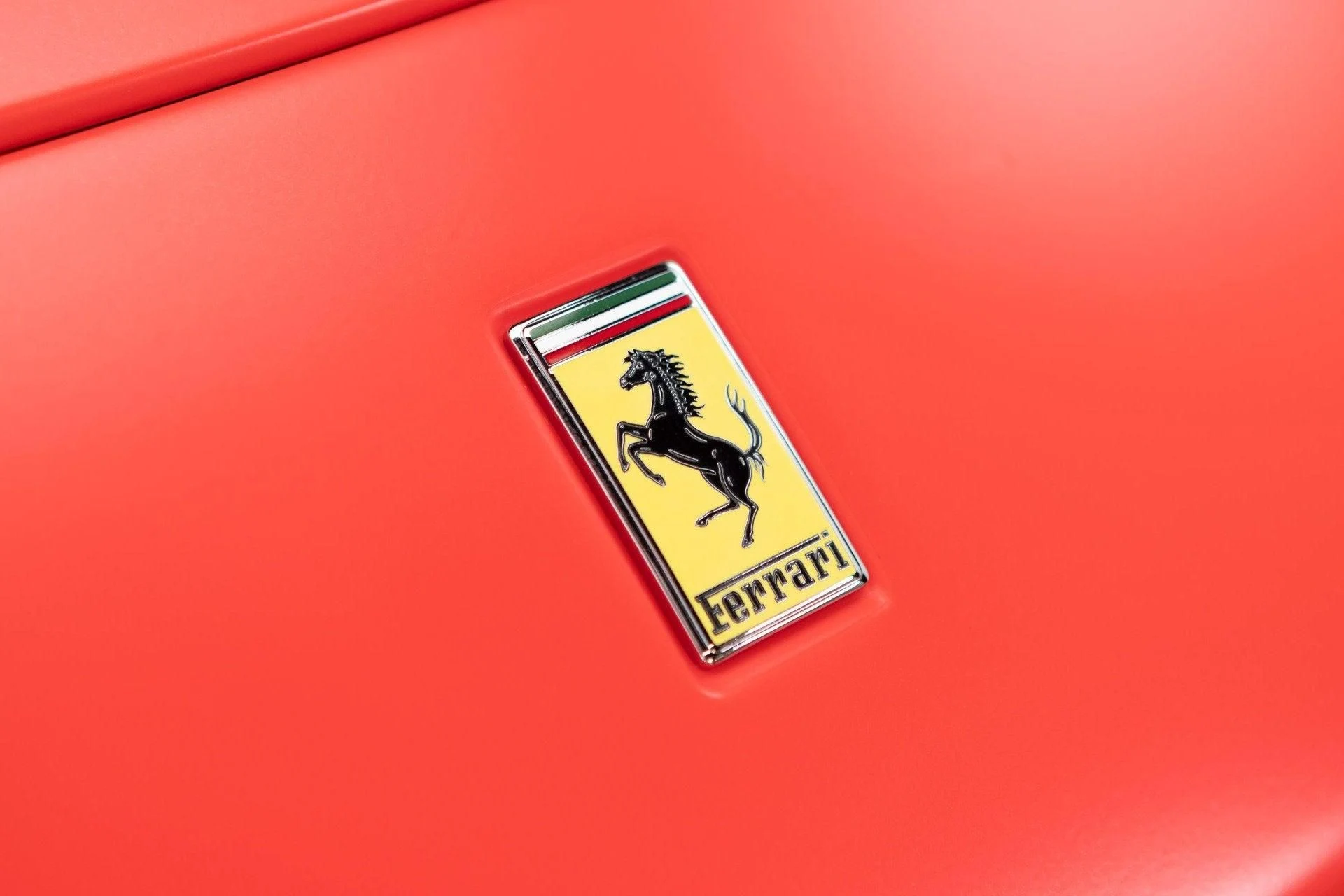 mph024_2775698140_Used_2022_Ferrari_SF_90_Spider_1777367610_7c654ac333