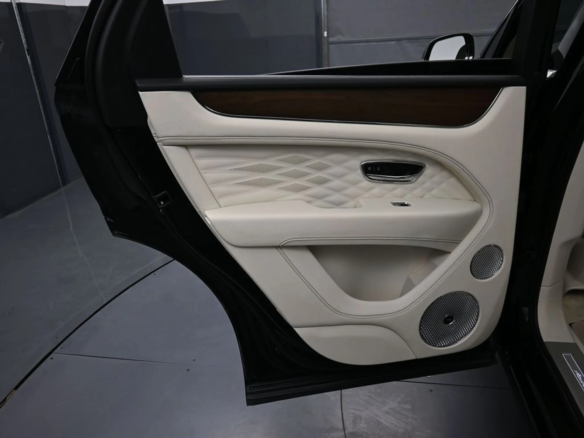 mph024_2784145301_385a7f27_b6ee_4a93_af7b_f6c19b5fa3bd_a0395ce42a