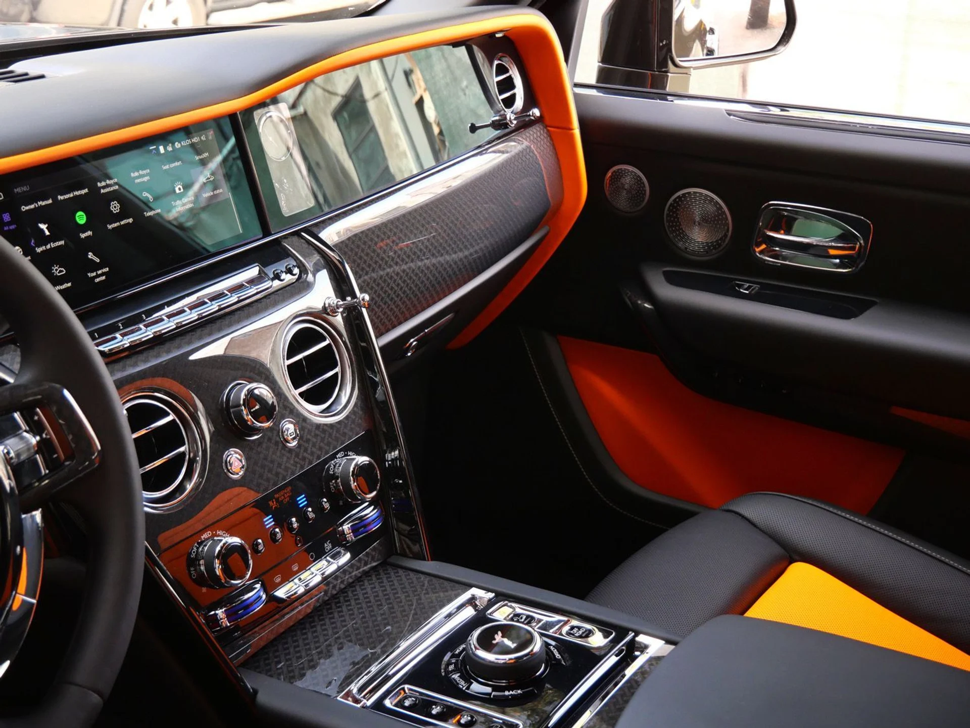 mph024_2786927462_4ae79b1f3a86b55859305c2f61362768x_25685e0a74