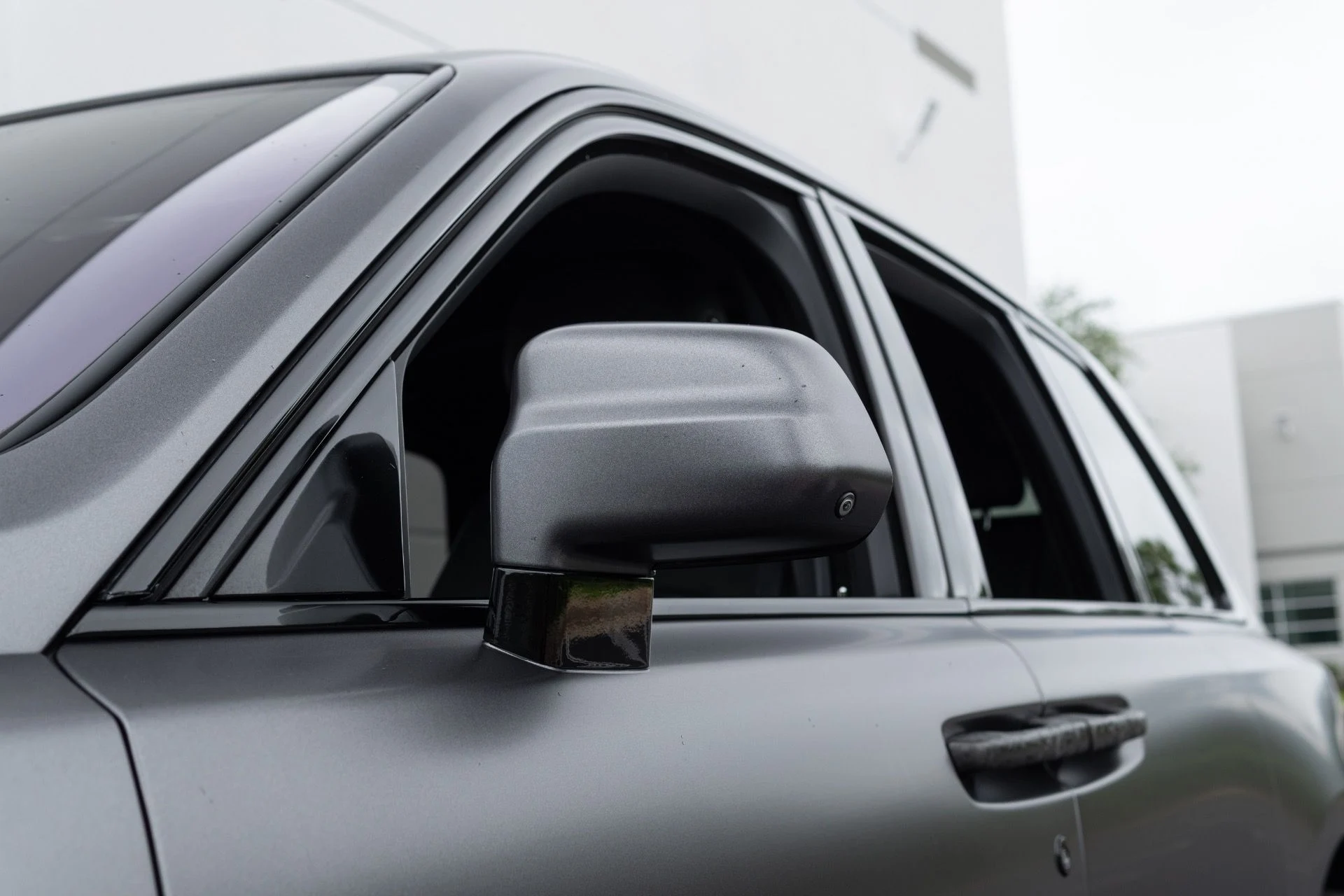 mph024_2794543448_Used_2020_Rolls_Royce_Cullinan_1775753700_a63440f3ad