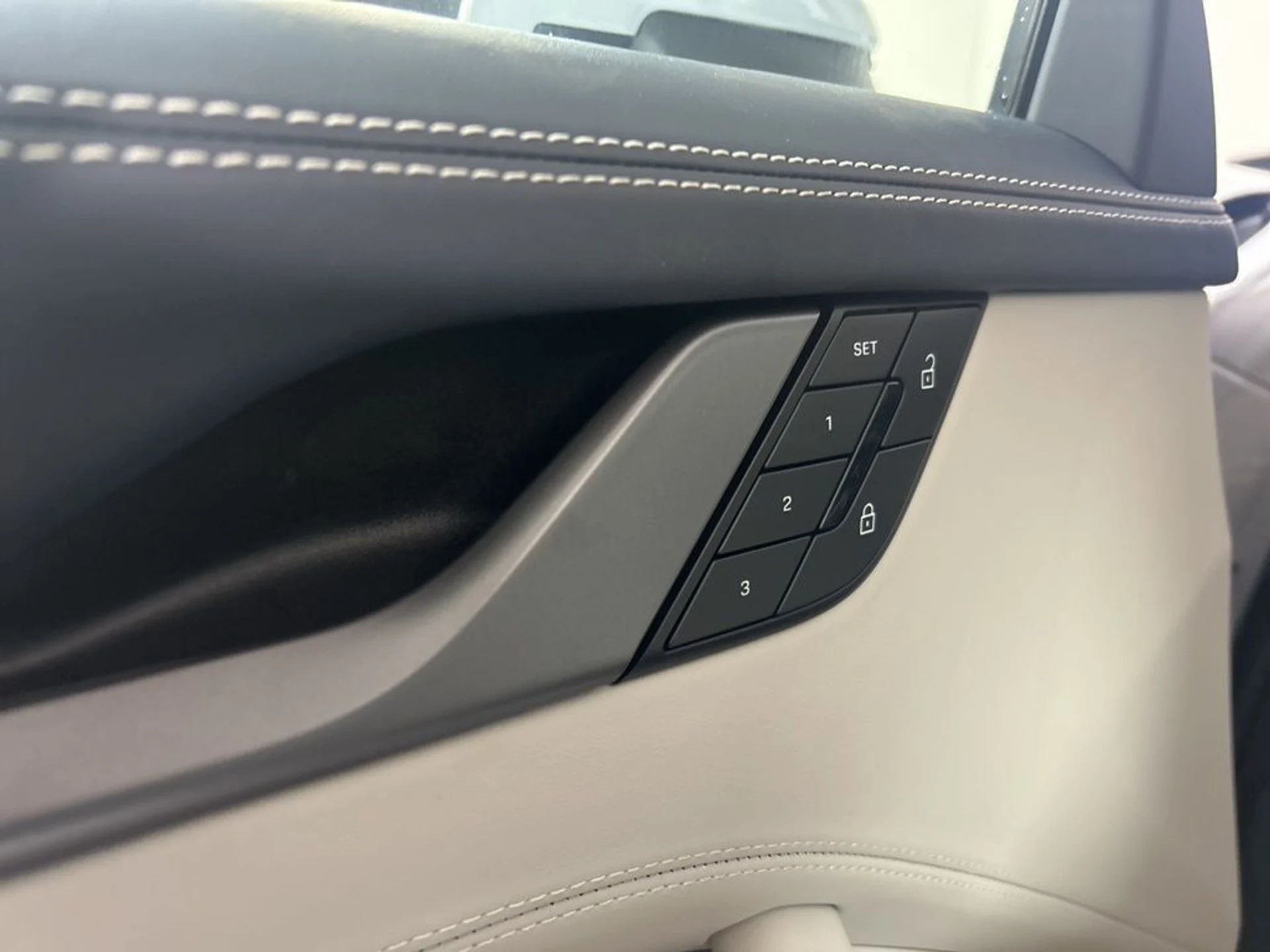 mph024_279502551_1b6df33af28a05338ff3431af549586b_933814a762